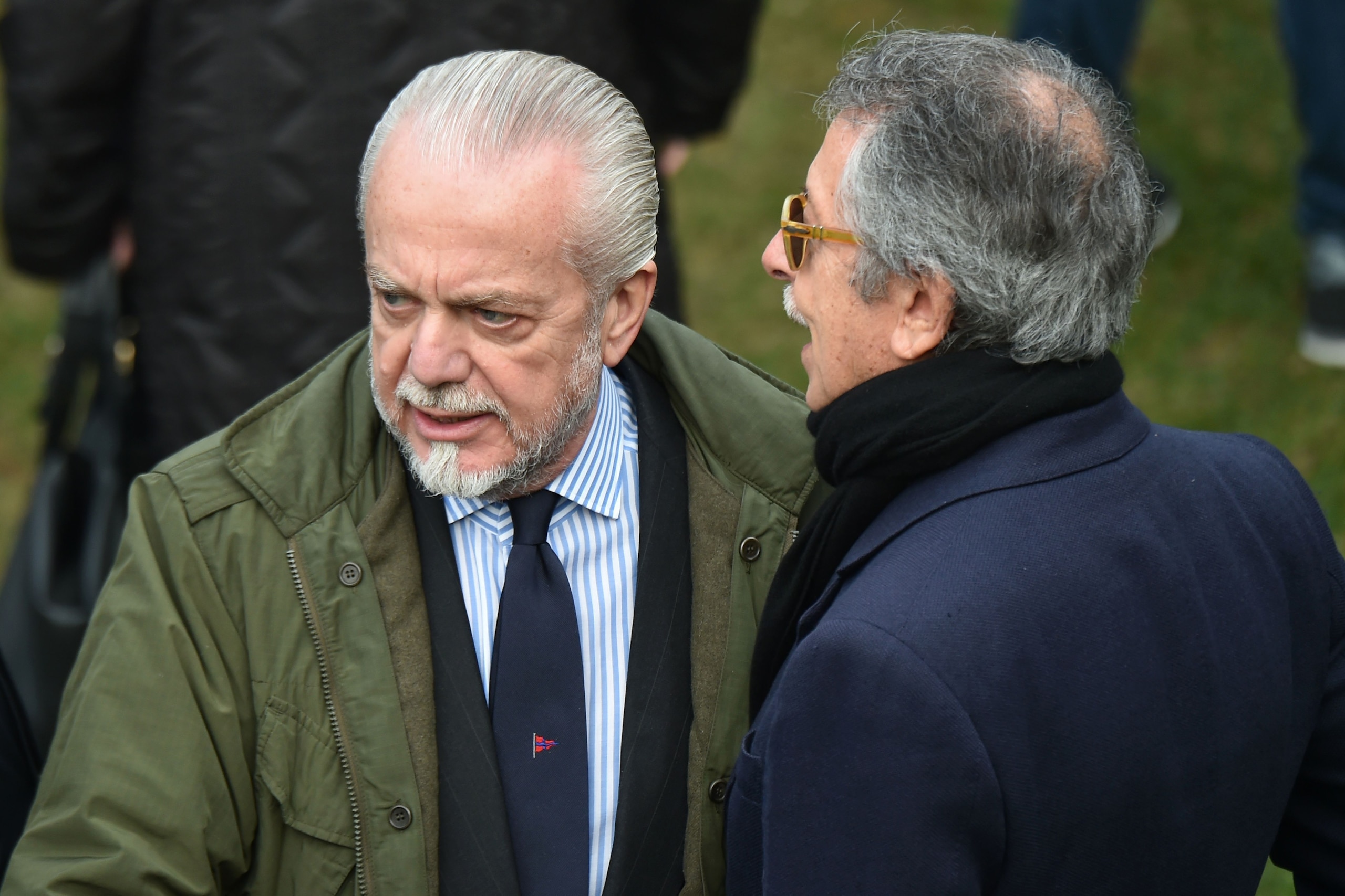 Italian producer Aurelio De Laurentiis (L) arrives for the funeral ceremony of Italian director Ettore Scola on January 22, 2016 at the Casa del Cinema in Rome. Ettore Scola died on January 19, 2016 at the age of 84. AFP PHOTO / ALBERTO PIZZOLI / AFP / AL