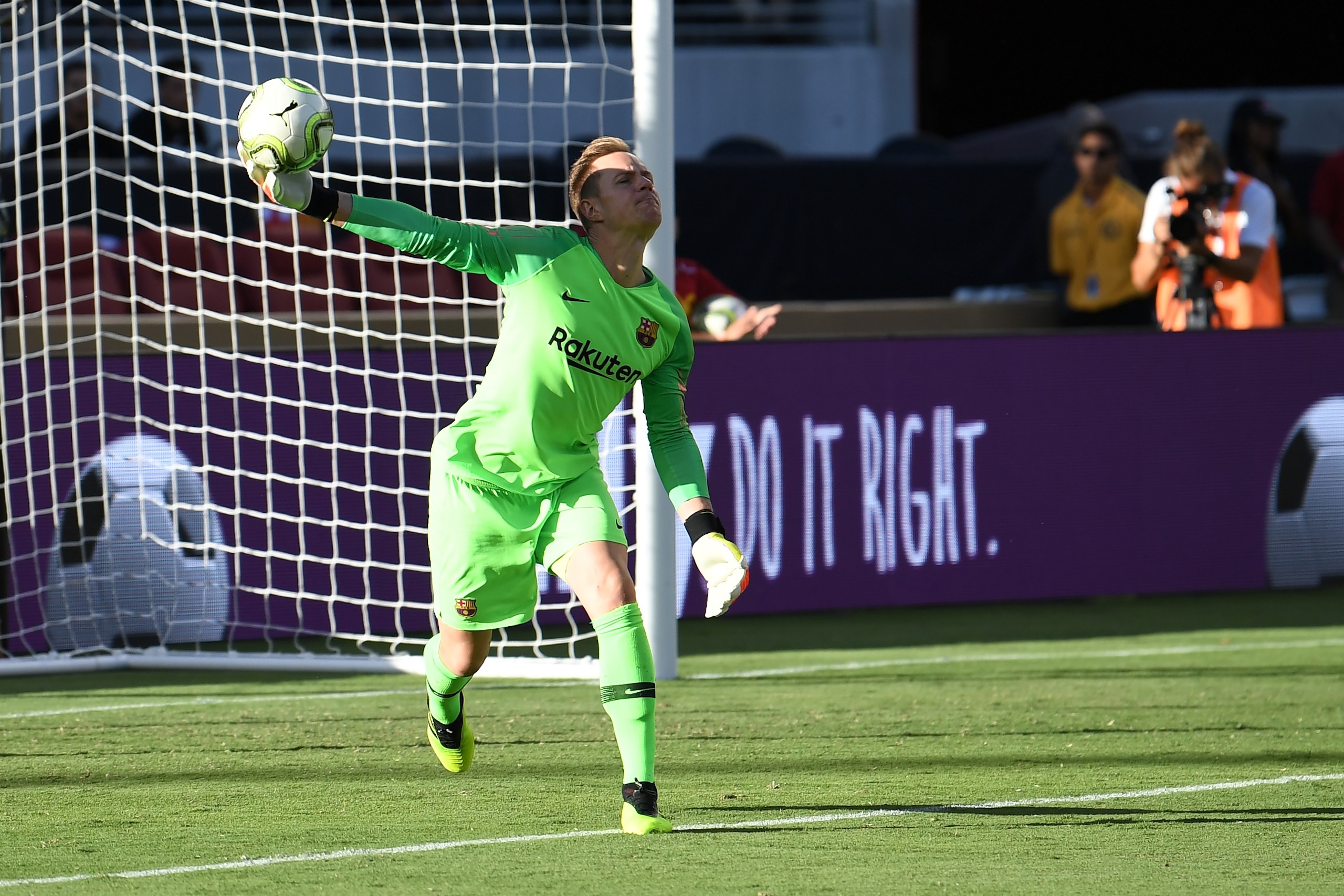 SANTA CLARA, CA - AUGUST 04:  Jasper Cillessen #13 of FC Barcelona throws the ball from the goal during their International Champions Cup match against AC Milan at Levi's Stadium on August 4, 2018 in Santa Clara, California.  (Photo by Thearon Henderson/I