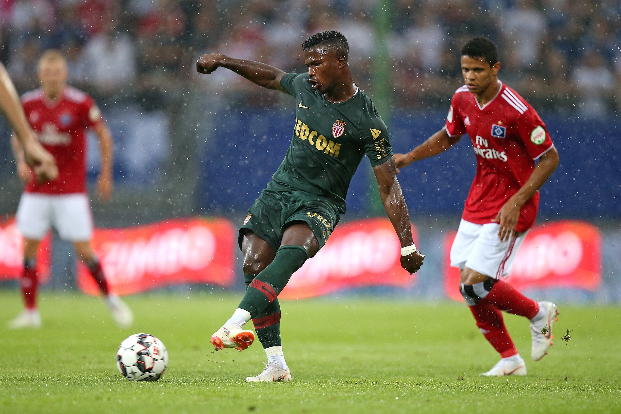 HAMBURG, GERMANY - JULY 28: Keita Balde of AS Monaco and Douglas Santos of Hamburg battle for the ball during the Friendly match between Hamburger SV and AS Monaco at Volksparkstadion on July 28, 2018 in Hamburg, Germany. (Photo by TF-Images/Getty Images) HAMBURG, GERMANY - JULY 28: Keita Balde of AS Monaco and Douglas Santos of Hamburg battle for the ball during the Friendly match between Hamburger SV and AS Monaco at Volksparkstadion on July 28, 2018 in Hamburg, Germany. (Photo by TF-Images/Getty Images)