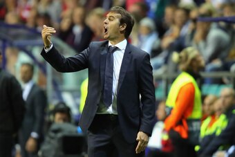 TALLINN, ESTONIA - AUGUST 15:  Julen Lopetegui, head coach of Real reacts during the UEFA Super Cup between Real Madrid and Atletico Madrid at Lillekula Stadium on August 15, 2018 in Tallinn, Estonia.  (Photo by Alexander Hassenstein/Getty Images)