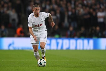 LONDON, ENGLAND - NOVEMBER 01:  Toby Alderweireld of Tottenham Hotspur during the UEFA Champions League group H match between Tottenham Hotspur and Real Madrid at Wembley Stadium on November 1, 2017 in London, United Kingdom. (Photo by Matthew Ashton - AM