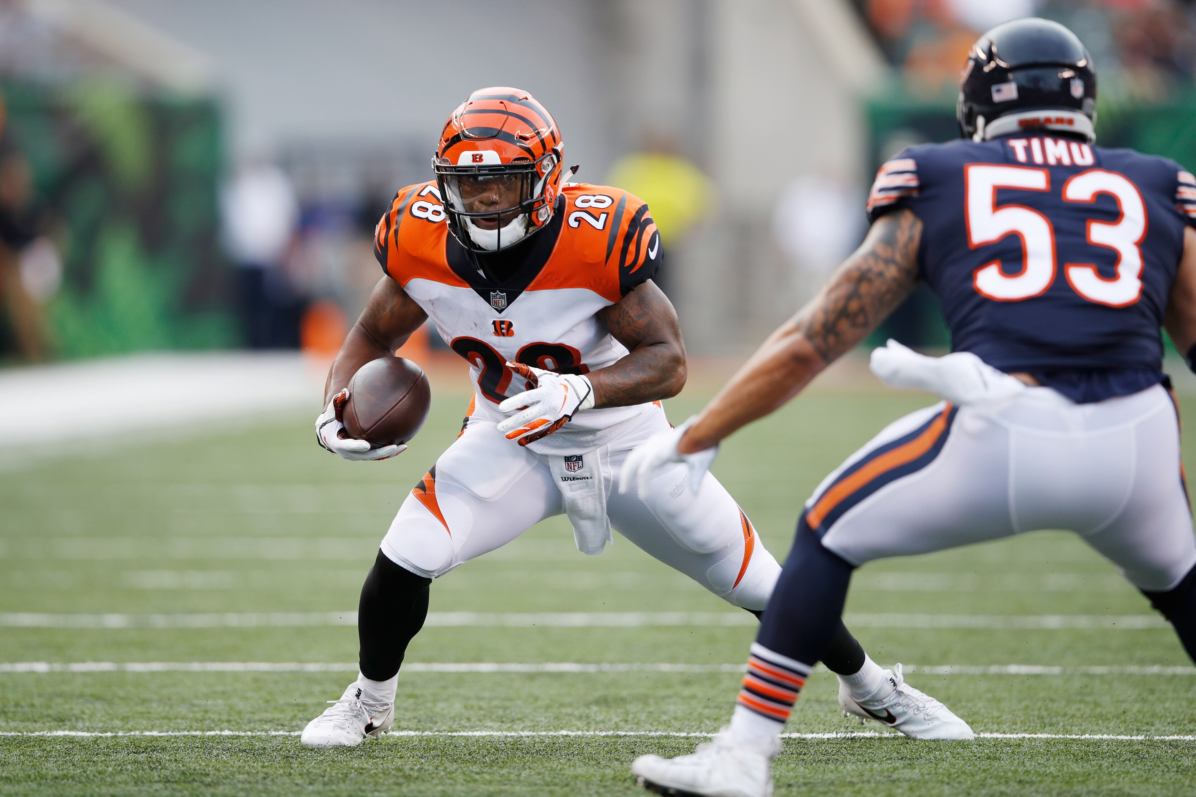 CINCINNATI, OH - AUGUST 09: Joe Mixon #28 of the Cincinnati Bengals runs with the ball during a preseason game against the Chicago Bears at Paul Brown Stadium on August 9, 2018 in Cincinnati, Ohio. (Photo by Joe Robbins/Getty Images)