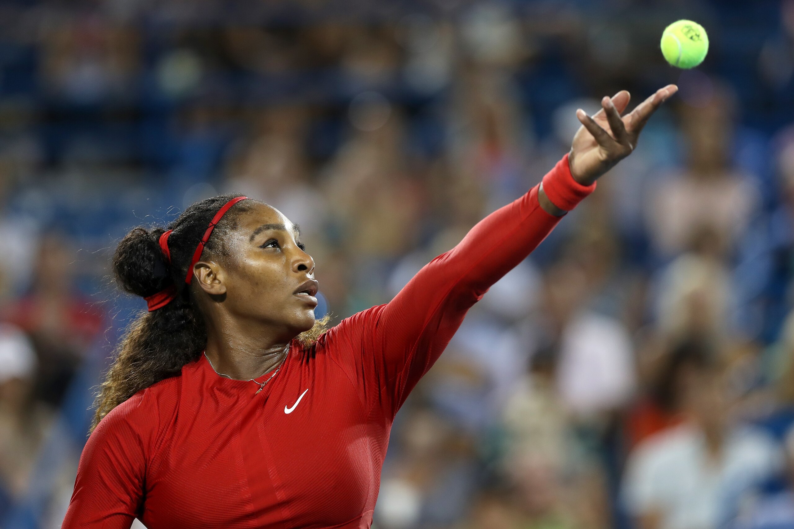 MASON, OH - AUGUST 14:  Serena Williams serves to Petra Kvitova of Czech Republic during the Western & Southern Open at Lindner Family Tennis Center on August 14, 2018 in Mason, Ohio.  (Photo by Matthew Stockman/Getty Images)