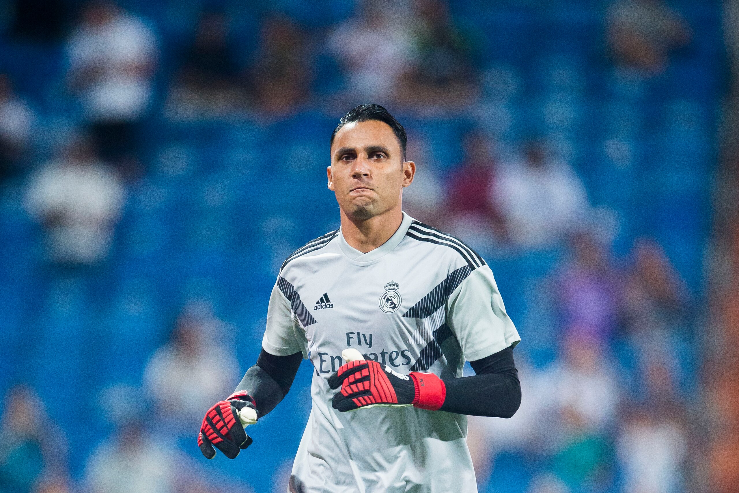 MADRID, SPAIN: AUGUST 19: Goalkeeper Keylor Navas of Real Madrid warms up prior to the La Liga match between Real Madrid CF and Getafe CF at Estadio Santiago Bernabeu on August 19 2018 in Madrid, Spain. (Photo by Diego Souto/Power Sport Images/Getty Image
