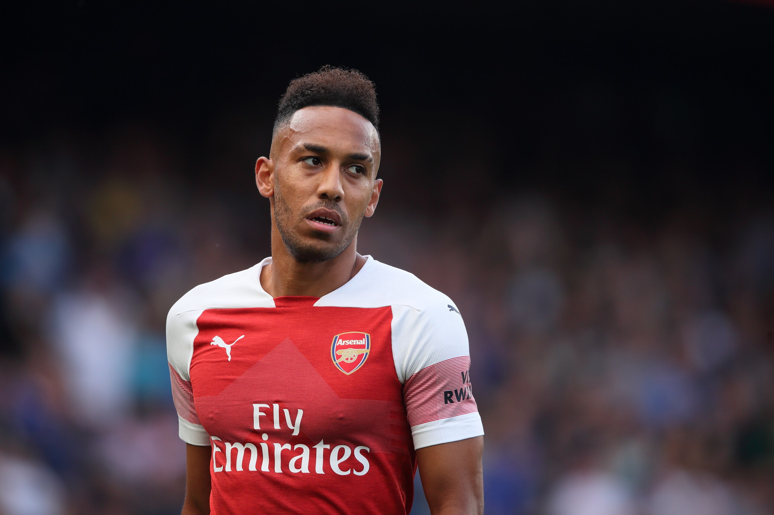 LONDON, ENGLAND - AUGUST 18: Pierre-Emerick Aubameyang of Arsenalduring the Premier League match between Chelsea FC and Arsenal FC at Stamford Bridge on August 18, 2018 in London, United Kingdom. (Photo by Matthew Ashton - AMA/Getty Images) LONDON, ENGLAND - AUGUST 18: Pierre-Emerick Aubameyang of Arsenalduring the Premier League match between Chelsea FC and Arsenal FC at Stamford Bridge on August 18, 2018 in London, United Kingdom. (Photo by Matthew Ashton - AMA/Getty Images)