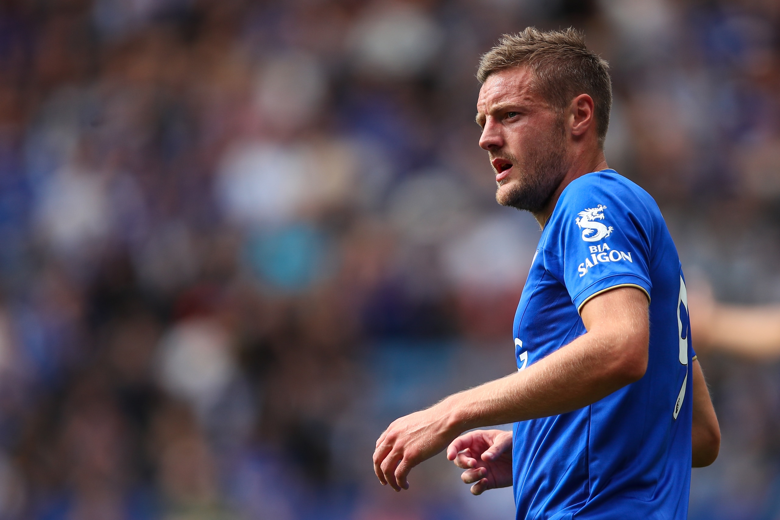 LEICESTER, ENGLAND - AUGUST 18: Jamie Vardy of Leicester City during the Premier League match between Leicester City and Wolverhampton Wanderers at The King Power Stadium on August 18, 2018 in Leicester, United Kingdom. (Photo by Robbie Jay Barratt - AMAG