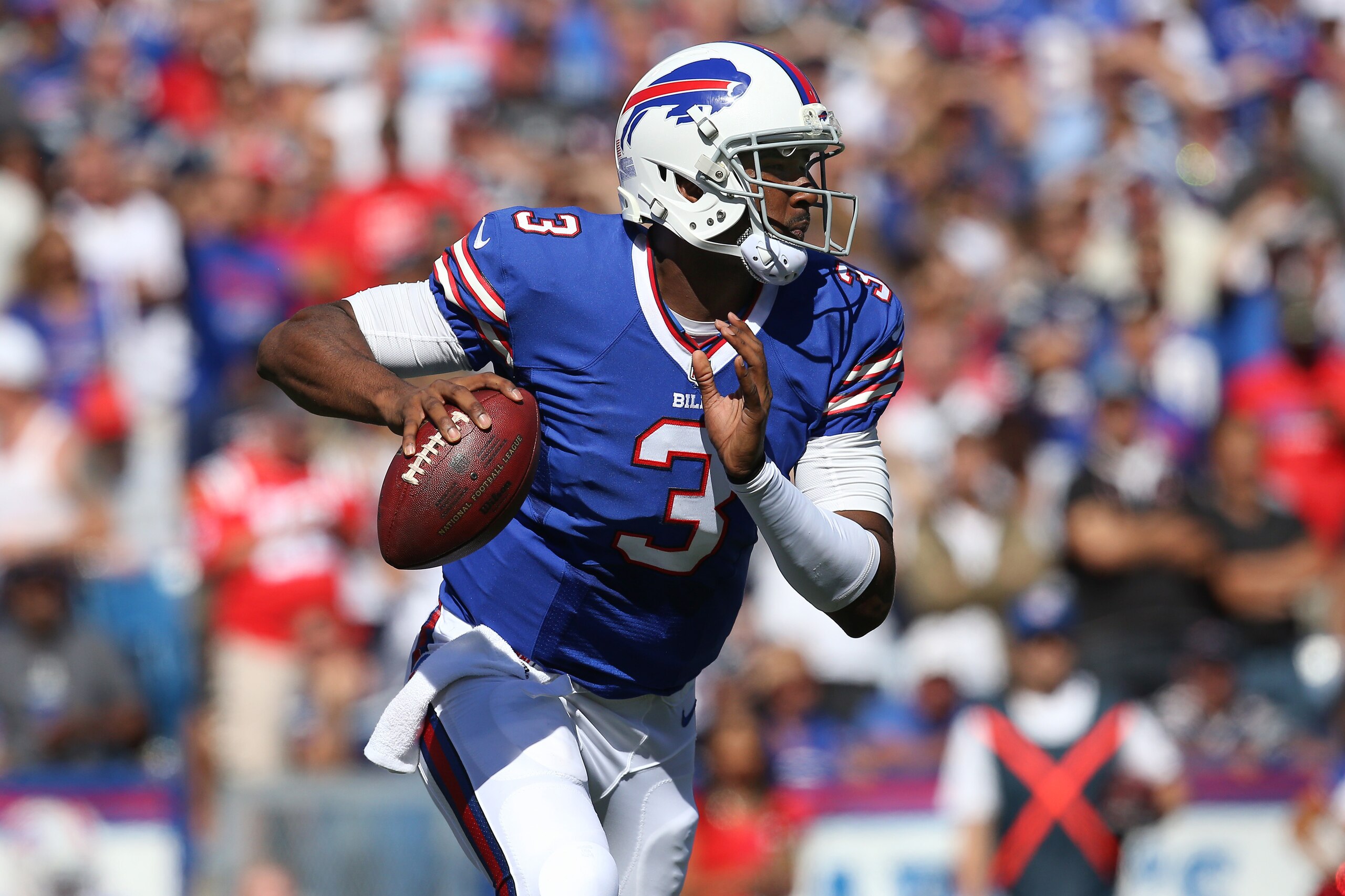 ORCHARD PARK, NY - SEPTEMBER 08: E.J. Manuel #3 of the Buffalo Bills scrambles during NFL game action against the New England Patriots at Ralph Wilson Stadium on September 8, 2013 in Orchard Park, New York. (Photo by Tom Szczerbowski/Getty Images)