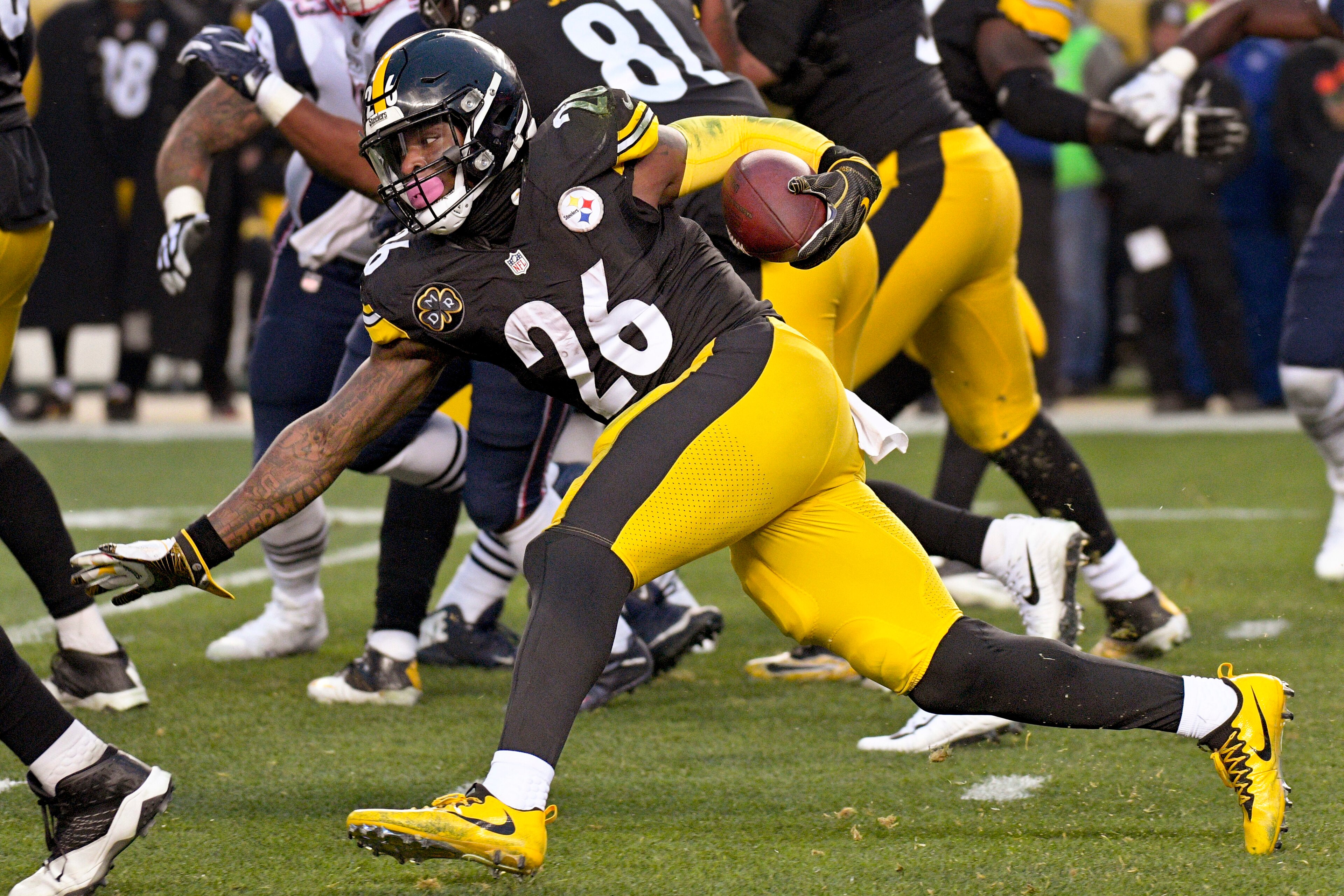 Having caught at least 75 passes in three of his last four seasons, Le'Veon Bell is reportedly seeking a contract that reflects his capabilities as a running back and a receiver.