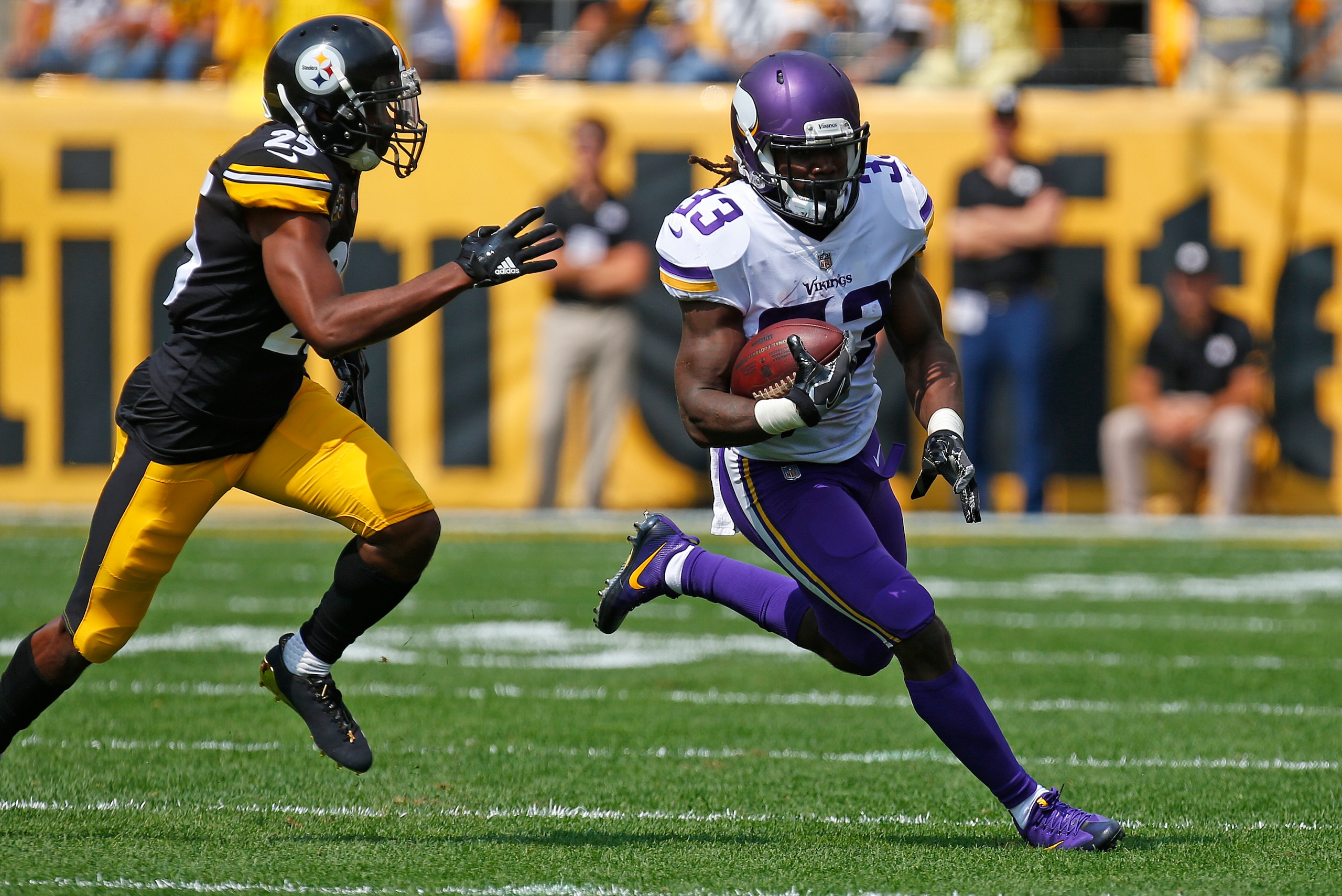 PITTSBURGH, PA - SEPTEMBER 17: Dalvin Cook #33 of the Minnesota Vikings in action against the Pittsburgh Steelers on September 17, 2017 at Heinz Field in Pittsburgh, Pennsylvania. (Photo by Justin K. Aller/Getty Images) PITTSBURGH, PA - SEPTEMBER 17: Dalvin Cook #33 of the Minnesota Vikings in action against the Pittsburgh Steelers on September 17, 2017 at Heinz Field in Pittsburgh, Pennsylvania. (Photo by Justin K. Aller/Getty Images)
