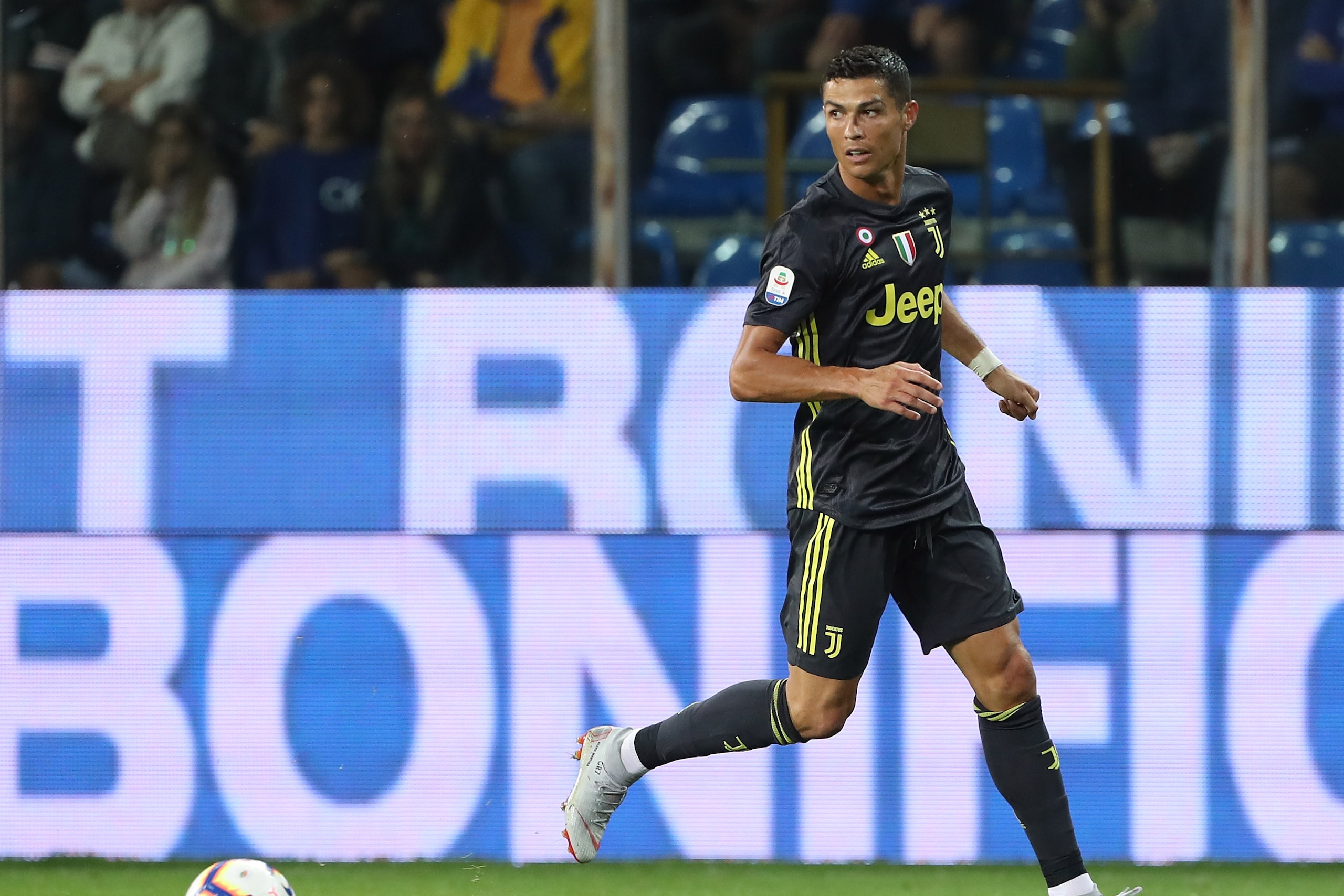 PARMA, ITALY - SEPTEMBER 01:  Cristiano Ronaldo of Juventus in action during the serie A match between Parma Calcio and Juventus at Stadio Ennio Tardini on September 1, 2018 in Parma, Italy.  (Photo by Marco Luzzani/Getty Images)