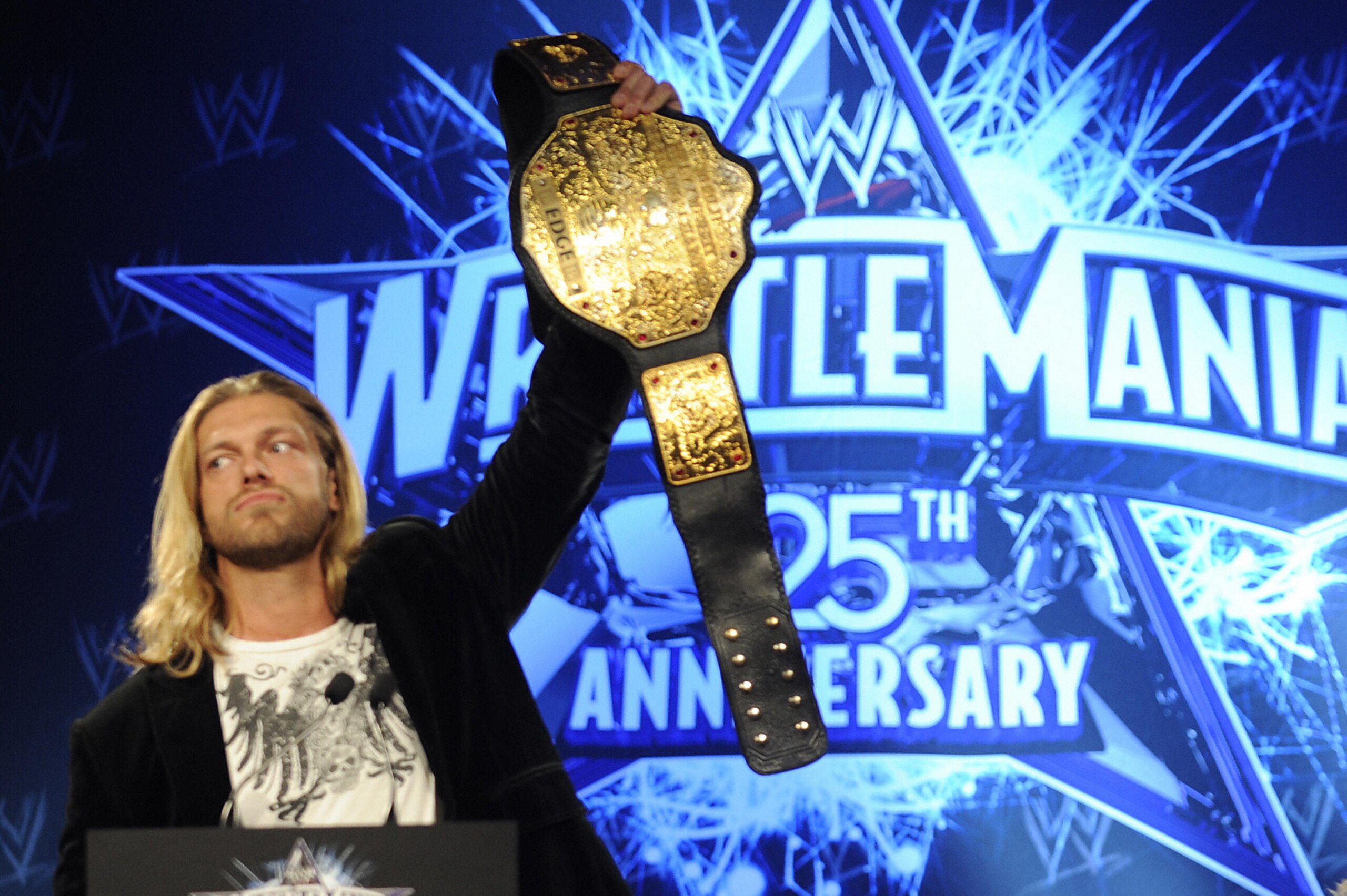 WWE (World Wrestling Entertainment) World Heavyweight Champion Edge and Chris Jericho (R)  during a press conference in New York March 31, 2009 to promote the 25th Anniversary of WrestleMania to take place at Reliant Stadium in Houston, Texas on April 5th