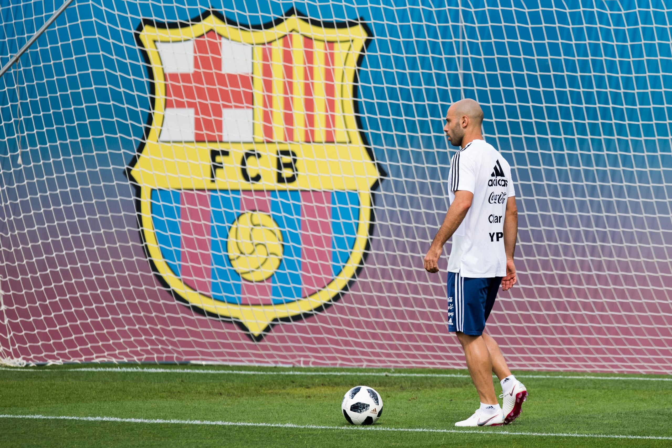 BARCELONA, SPAIN - JUNE 06: Javier Mascherano of Argentina takes part in a training session as part of the team preparation for FIFA World Cup Russia 2018 at FC Barcelona 'Joan Gamper' sports centre on June 6, 2018 in Barcelona, Spain. (Photo by Alex Capa BARCELONA, SPAIN - JUNE 06: Javier Mascherano of Argentina takes part in a training session as part of the team preparation for FIFA World Cup Russia 2018 at FC Barcelona 'Joan Gamper' sports centre on June 6, 2018 in Barcelona, Spain. (Photo by Alex Capa