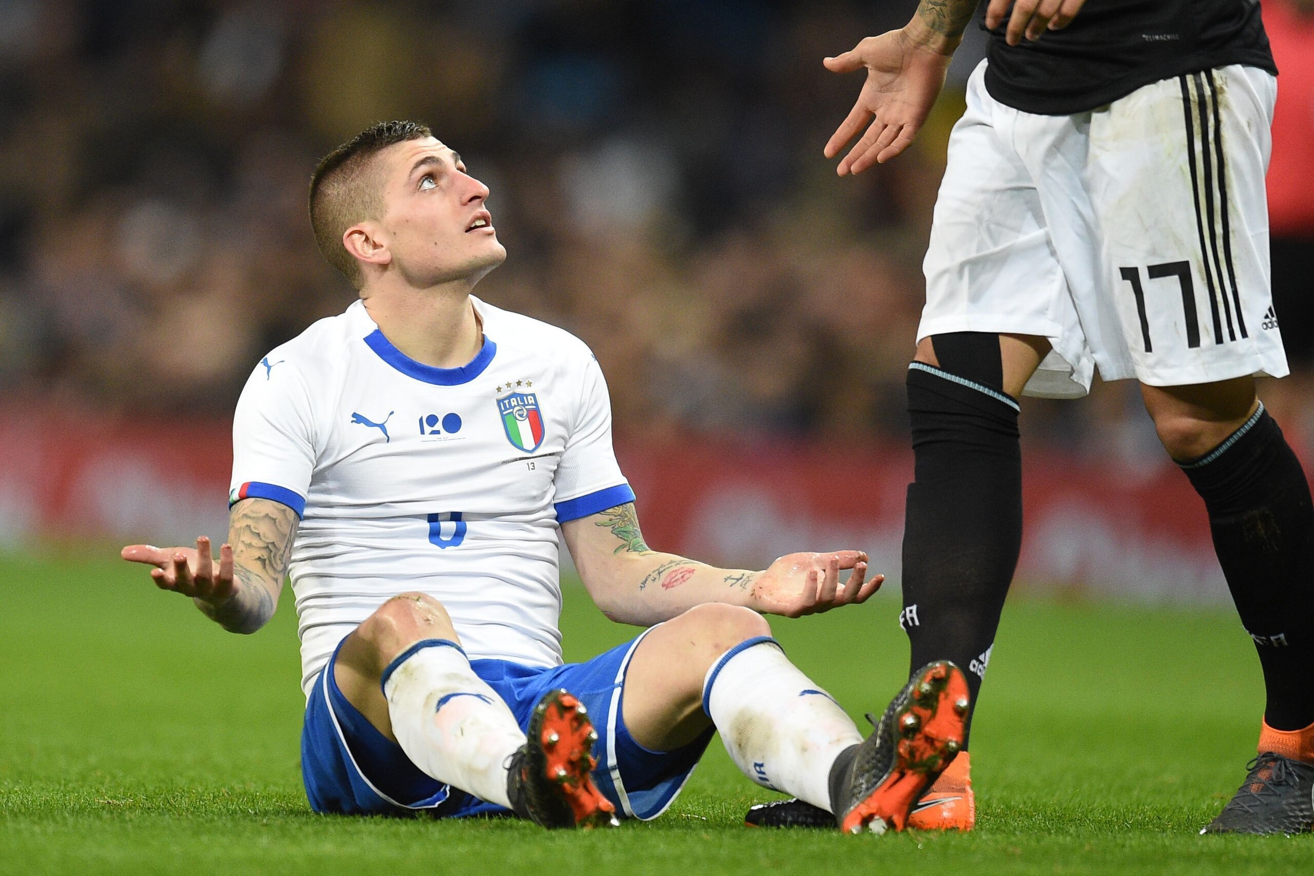 Italy's midfielder Marco Verratti gestures during the International friendly football match between Argentina and Italy at the Etihad stadium in Manchester, north west England on March 23, 2018. / AFP PHOTO / Oli SCARFF        (Photo credit should read OL