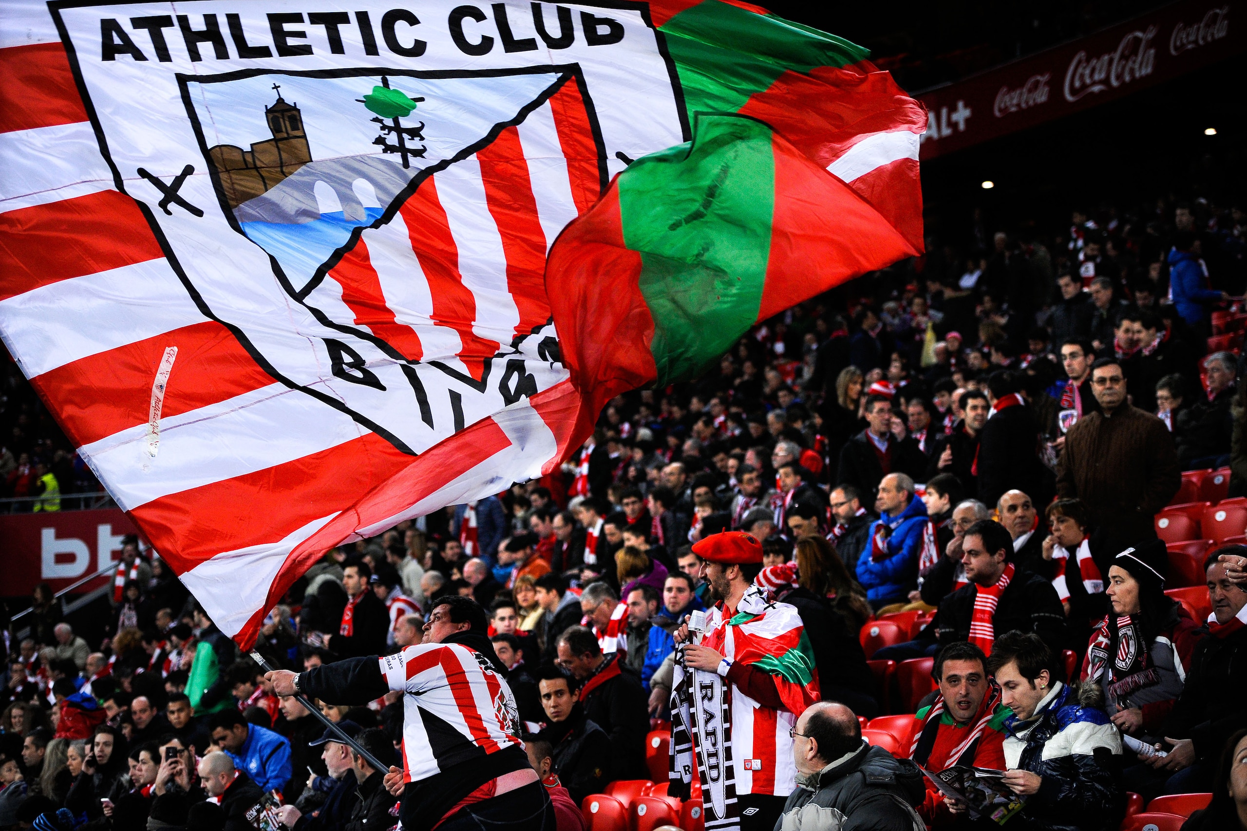BILBAO, SPAIN - FEBRUARY 02:  Athletic Club fans cheer up their team during the La Liga match between Athletic Club and Real Madrid CF at San Mames Stadium on February 2, 2014 in Bilbao, Spain.  (Photo by David Ramos/Getty Images)