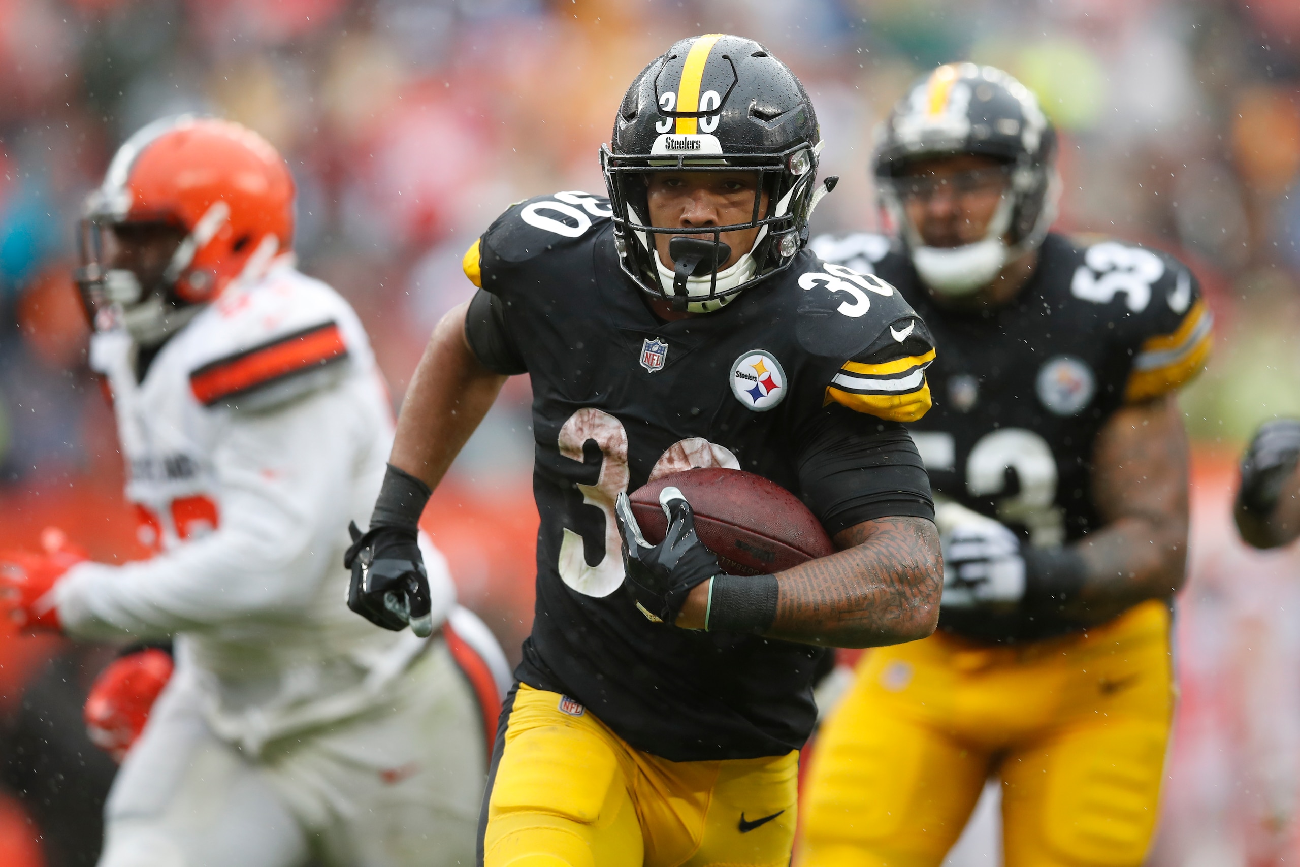 James Conner had a productive day in starting for Le'Veon Bell in Week 1, leading many around the NFL to wonder if the Steelers really need Bell to win this season.