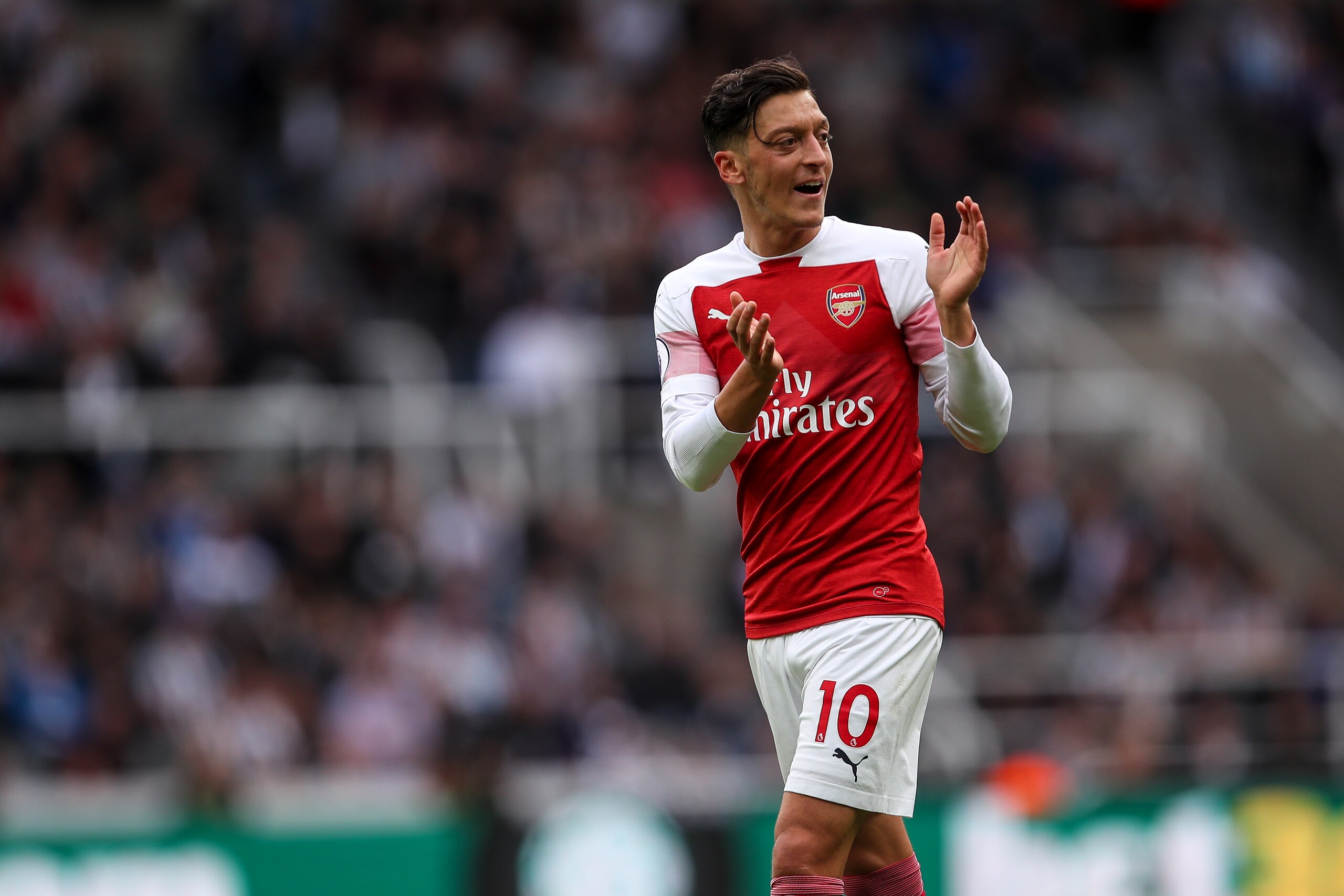 NEWCASTLE UPON TYNE, ENGLAND - SEPTEMBER 15:  Mesut Ozil of Arsenal during the Premier League match between Newcastle United and Arsenal FC at St. James Park on September 15, 2018 in Newcastle upon Tyne, United Kingdom. (Photo by Robbie Jay Barratt - AMA/