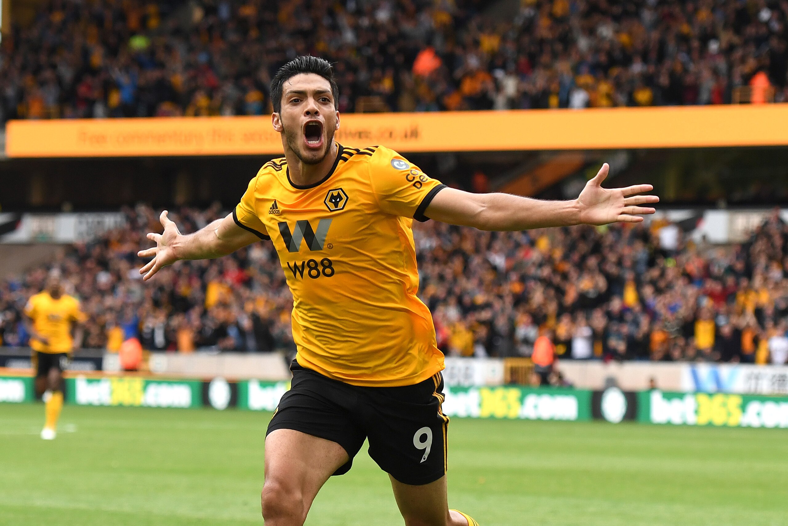 WOLVERHAMPTON, ENGLAND - SEPTEMBER 16:Raul Jimenez of Wolverhampton Wanderers celebrates after scoring a goal to make it 1-0 during the Premier League match between Wolverhampton Wanderers and Burnley FC at Molineux on September 16, 2018 in Wolverhampton, WOLVERHAMPTON, ENGLAND - SEPTEMBER 16:Raul Jimenez of Wolverhampton Wanderers celebrates after scoring a goal to make it 1-0 during the Premier League match between Wolverhampton Wanderers and Burnley FC at Molineux on September 16, 2018 in Wolverhampton,