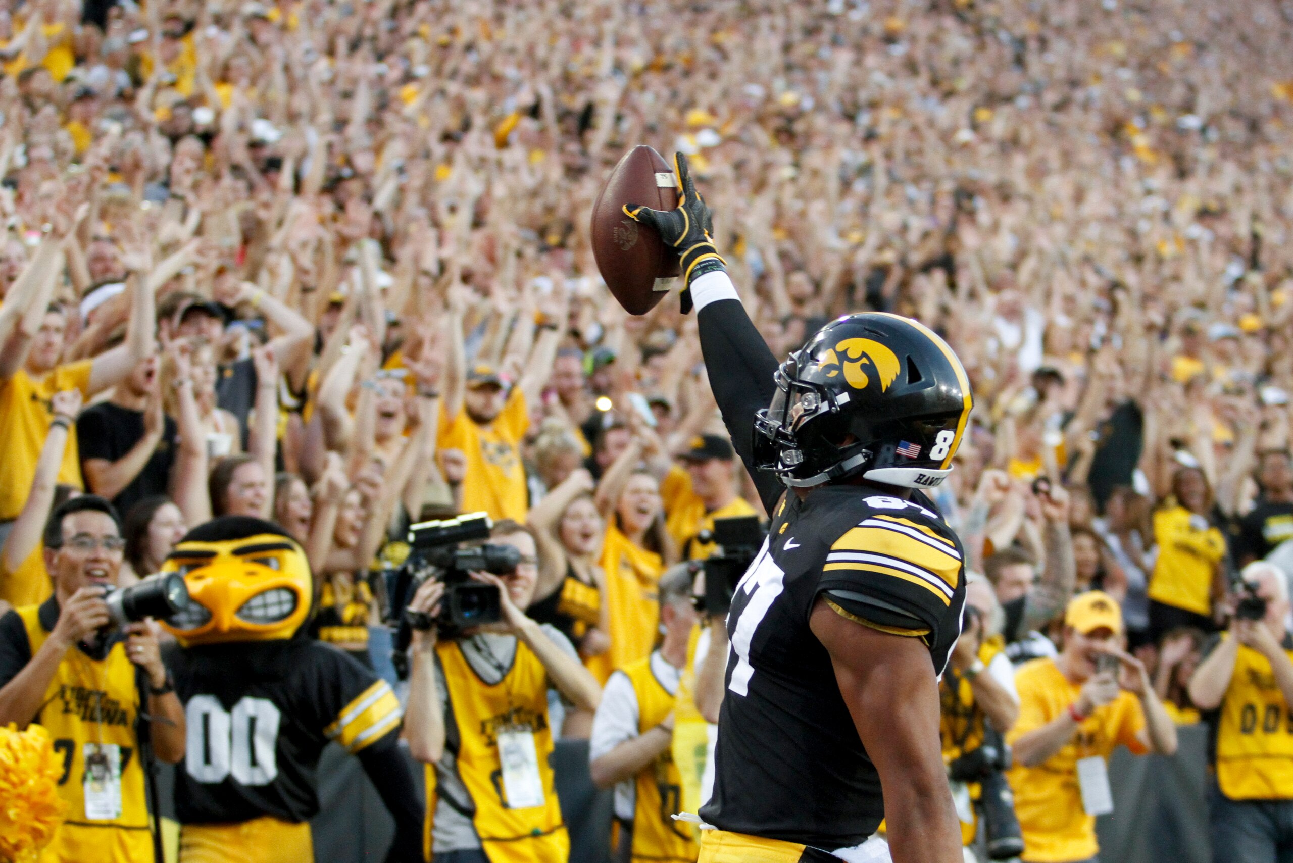 IOWA CITY, IOWA- SEPTEMBER 15:  Tight end Noah Fant #87 of the Iowa Hawkeyes celebrates a touchdown during the first half against the Northern Iowa Panthers on September 15, 2018 at Kinnick Stadium, in Iowa City, Iowa.  (Photo by Matthew Holst/Getty Image