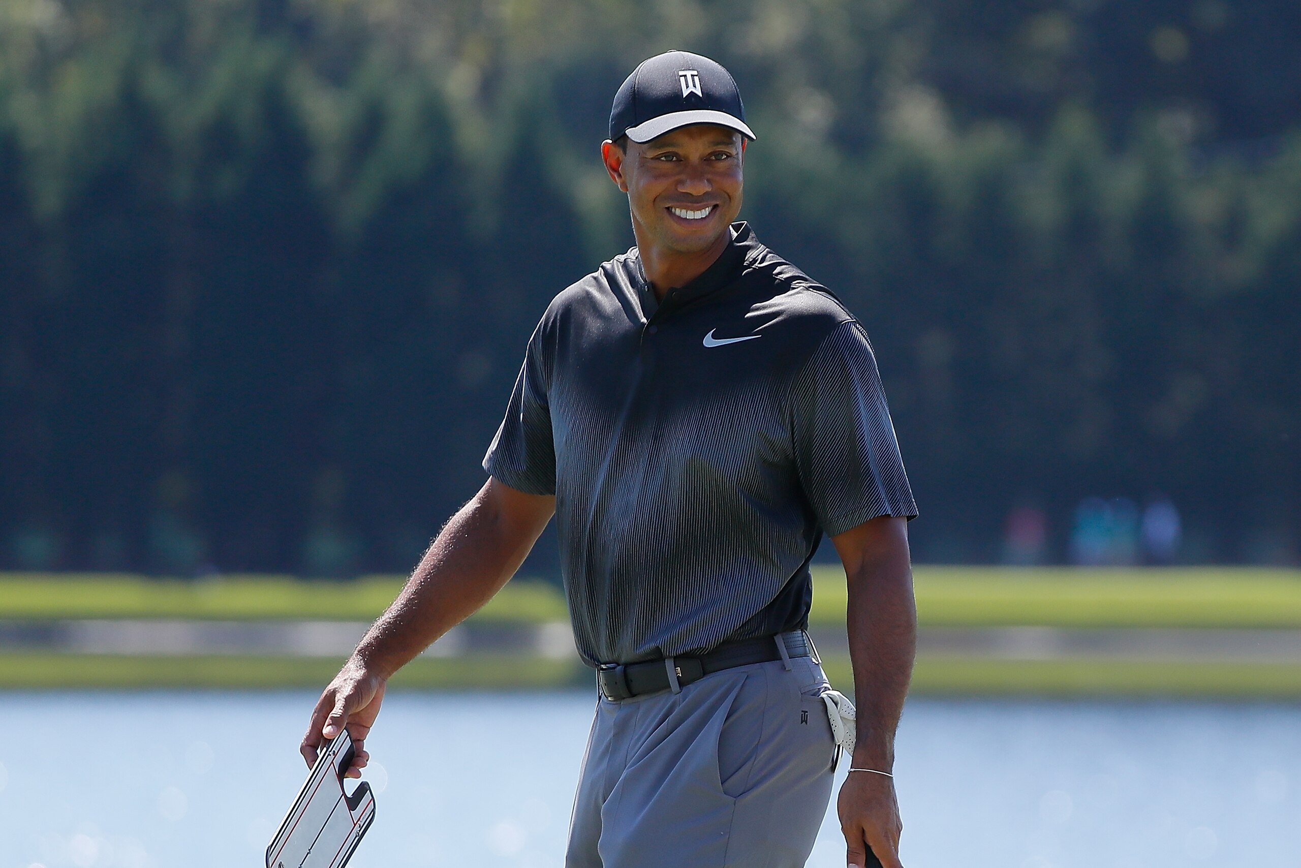 ATLANTA, GA - SEPTEMBER 19:  Tiger Woods warms up on the putting green during practice for the TOUR Championship at East Lake Golf Club on September 19, 2018 in Atlanta, Georgia.  (Photo by Kevin C. Cox/Getty Images)