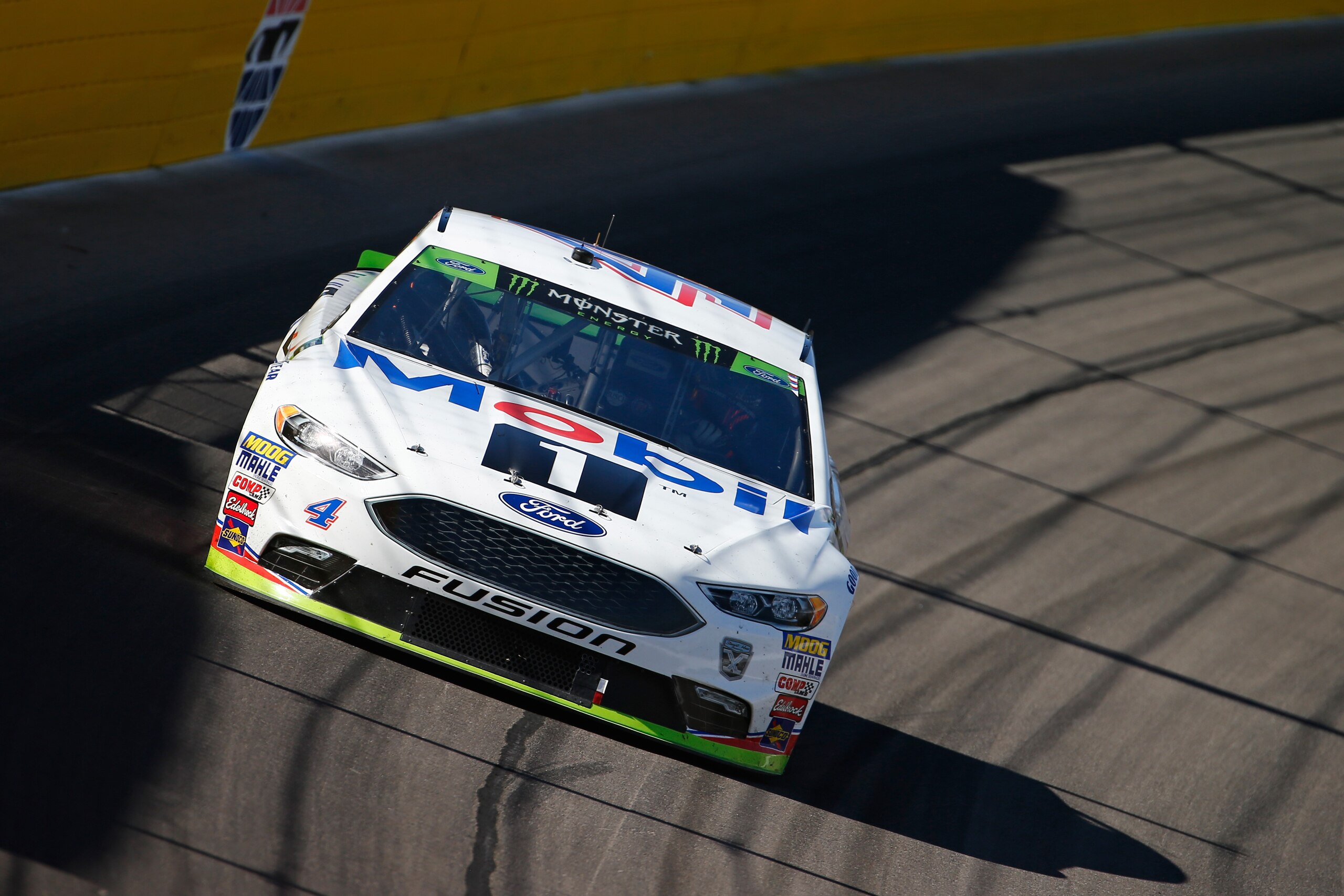 LAS VEGAS, NV - SEPTEMBER 16:  Kevin Harvick, driver of the #4 Mobil 1 Ford, races during the Monster Energy NASCAR Cup Series SouthPoint 400 at Las Vegas Motor Speedway on September 16, 2018 in Las Vegas, Nevada.  (Photo by Jonathan Ferrey/Getty Images)
