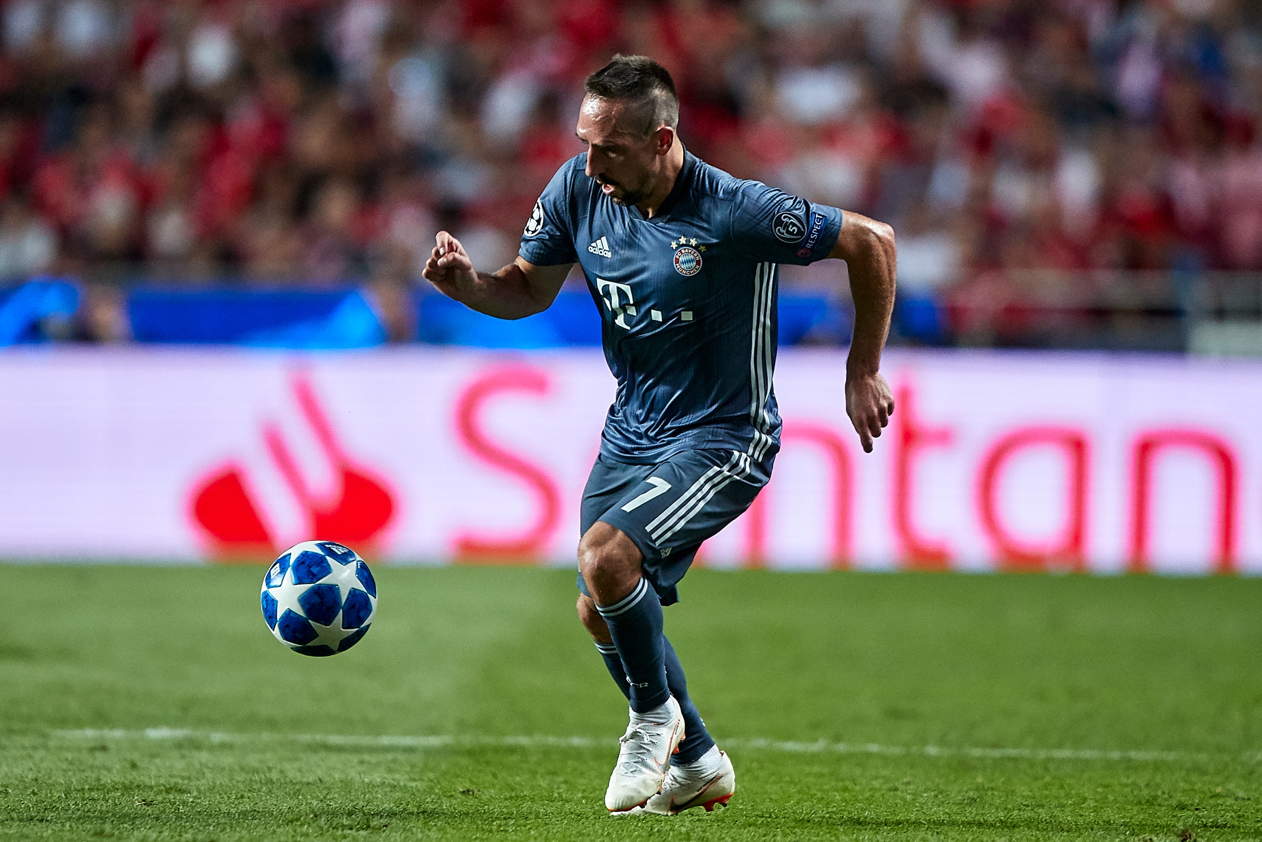 LISBON, PORTUGAL - SEPTEMBER 19:  Franck Ribery of Bayern Munich in action during the Group E match of the UEFA Champions League between SL Benfica and FC Bayern Muenchen at Estadio da Luz on September 19, 2018 in Lisbon, Portugal.  (Photo by Quality Spor