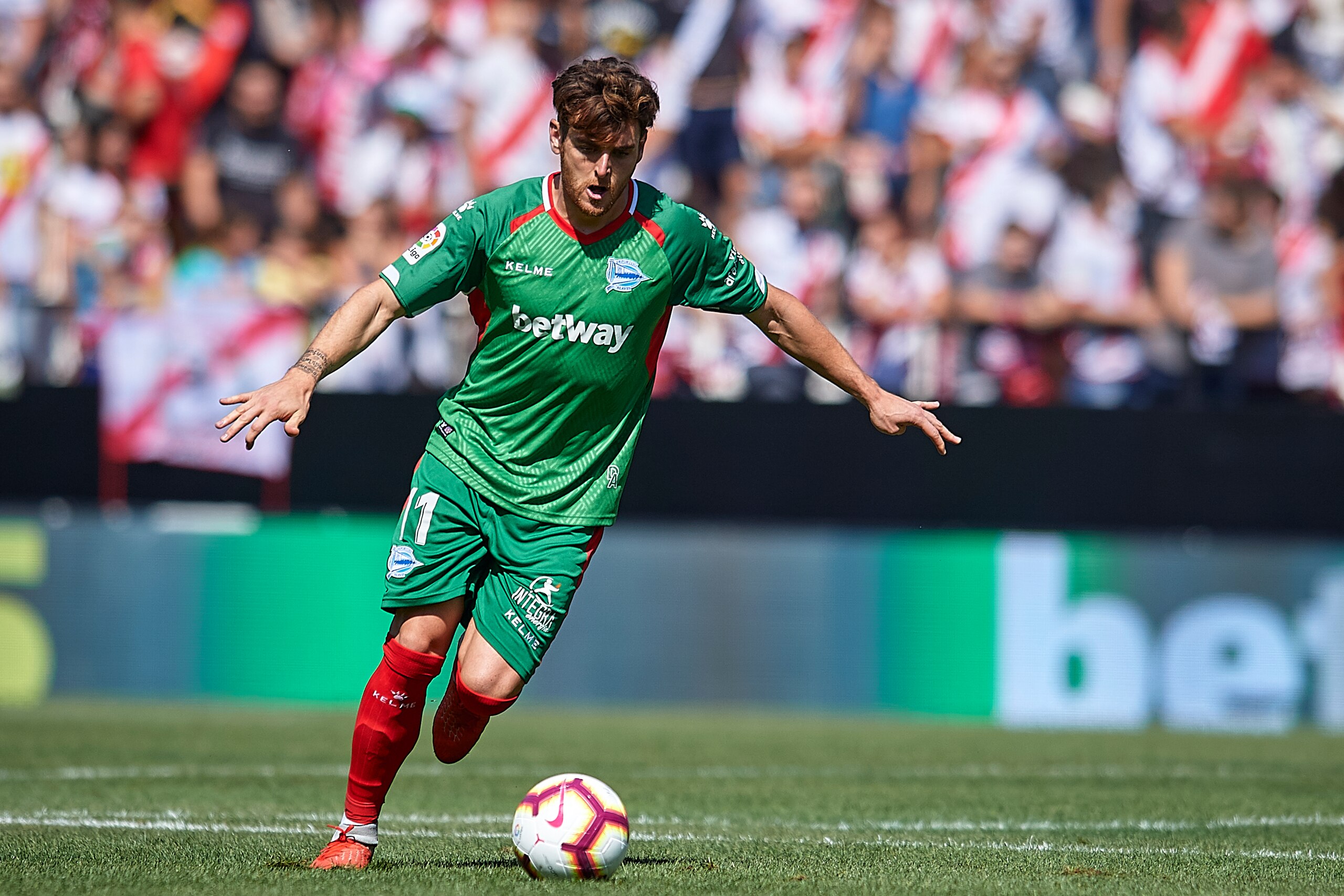 MADRID, SPAIN - SEPTEMBER 22:  Ibai Gomez of Deportivo Alaves in action during the La Liga match between Rayo Vallecano de Madrid and Deportivo Alaves at Campo de Futbol de Vallecas on September 22, 2018 in Madrid, Spain.  (Photo by Quality Sport Images/G