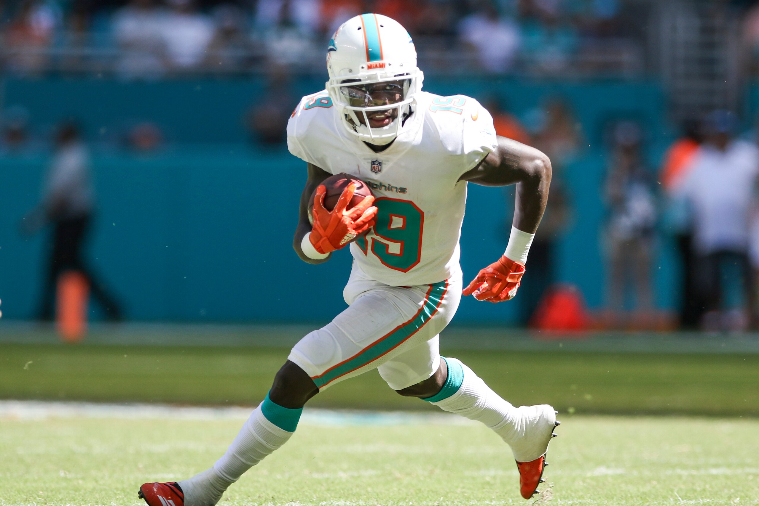 MIAMI, FL - SEPTEMBER 23: Jakeem Grant #19 of the Miami Dolphins runs for yardage during the third quarter against the Oakland Raiders at Hard Rock Stadium on September 23, 2018 in Miami, Florida. (Photo by Marc Serota/Getty Images) MIAMI, FL - SEPTEMBER 23: Jakeem Grant #19 of the Miami Dolphins runs for yardage during the third quarter against the Oakland Raiders at Hard Rock Stadium on September 23, 2018 in Miami, Florida. (Photo by Marc Serota/Getty Images)