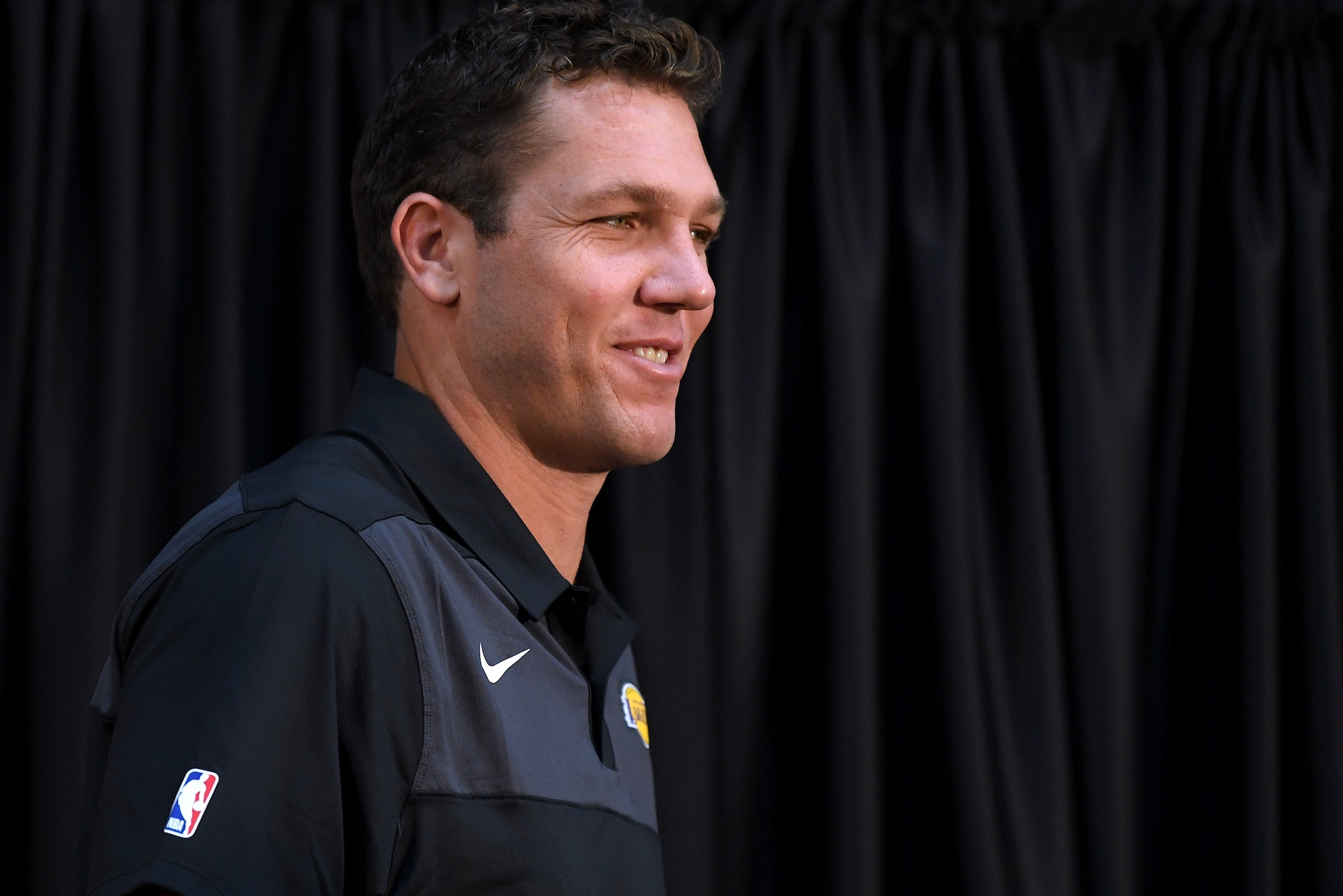 EL SEGUNDO, CA - SEPTEMBER 24:  Head coach of the Los Angeles Lakers Luke Walton, jokes with the press during the Los Angeles Lakers Media Day at the UCLA Health Training Center on September 24, 2018 in El Segundo, California.  (Photo by Harry How/Getty I