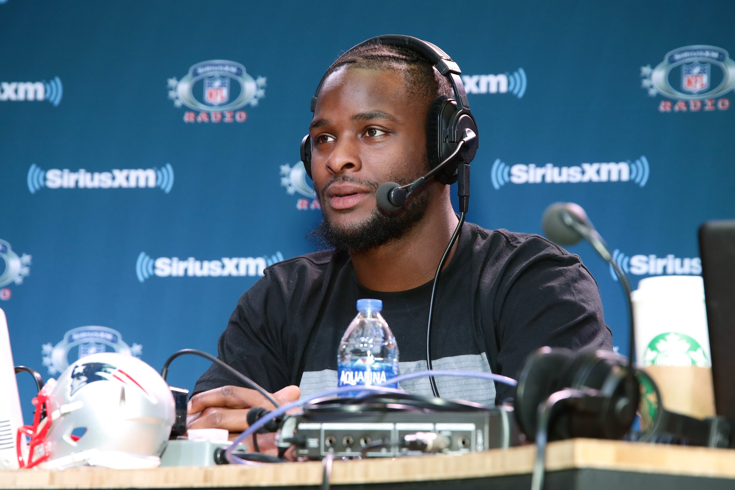 MINNEAPOLIS, MN - FEBRUARY 02:  Le'Veon Bell of the Pittsburgh Steelers attends SiriusXM at Super Bowl LII Radio Row at the Mall of America on February 2, 2018 in Bloomington, Minnesota.  (Photo by Cindy Ord/Getty Images for SiriusXM)