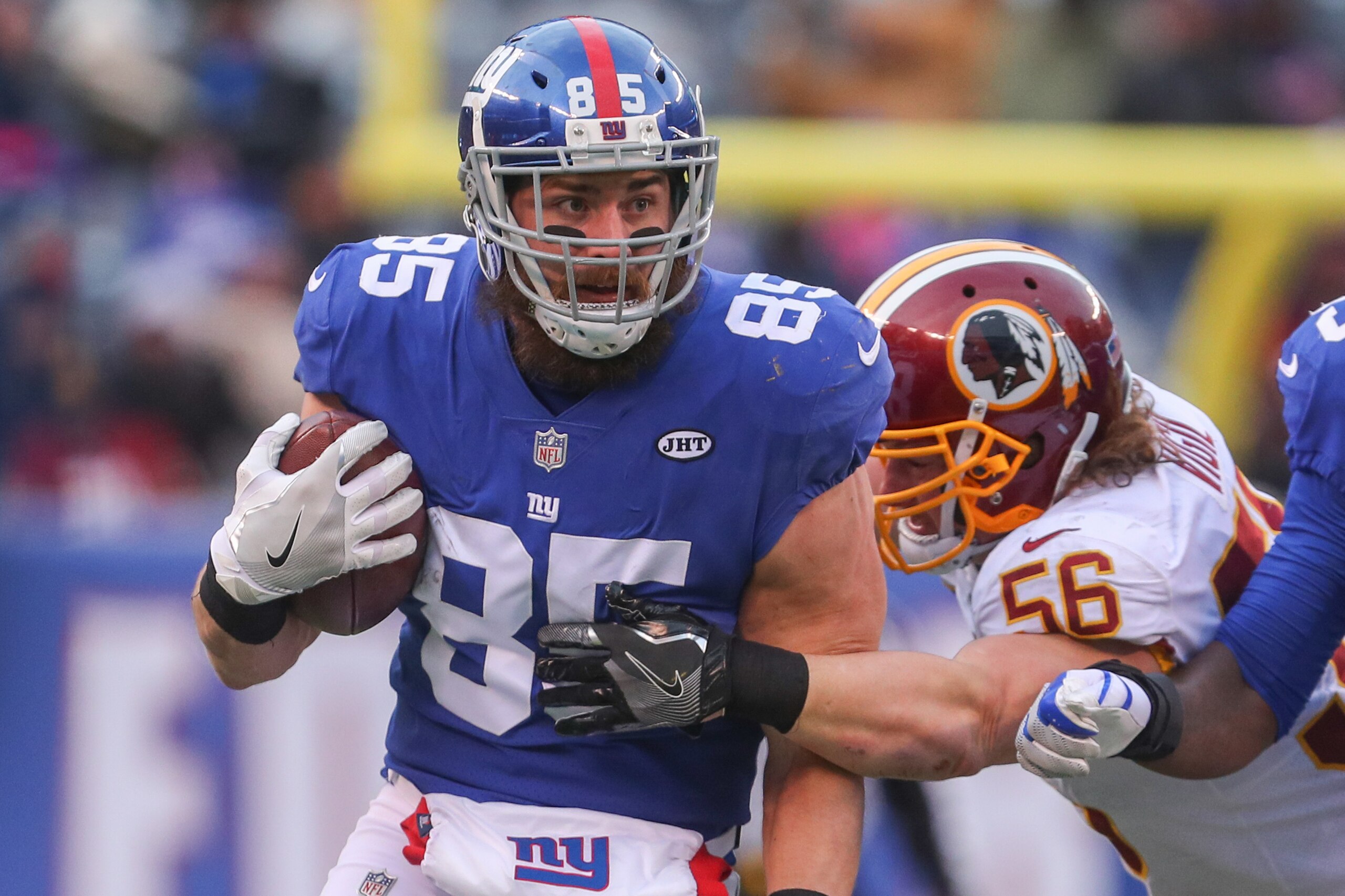 EAST RUTHERFORD, NJ - DECEMBER 31: Rhett Ellison #85 of the New York Giants runs with the ball during the second half at MetLife Stadium on December 31, 2017 in East Rutherford, New Jersey.  The Giants defeated the Redskins 18-10. (Photo by Ed Mulholland/