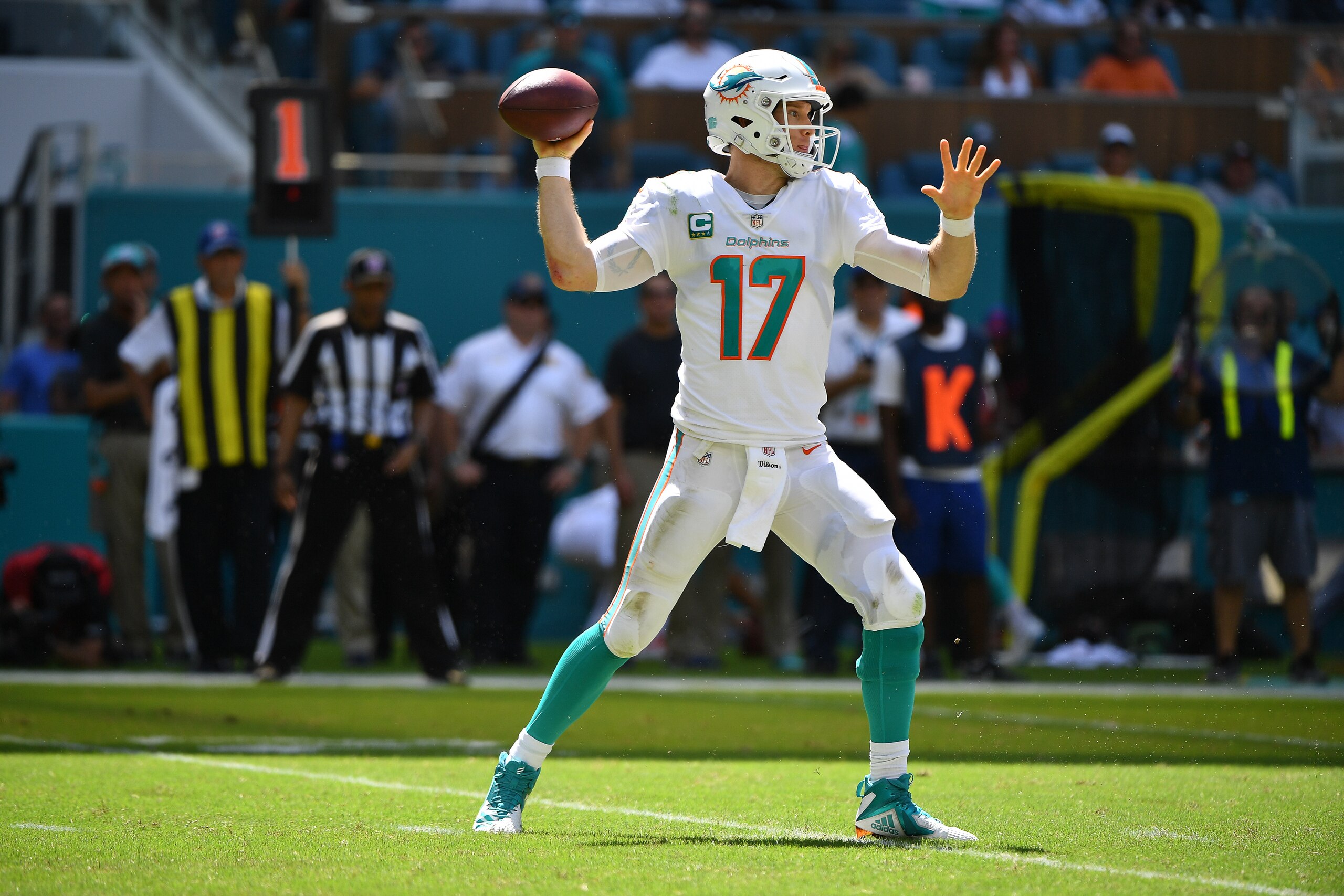 MIAMI, FL - SEPTEMBER 23: Ryan Tannehill #17 of the Miami Dolphins drops back to pass against the Oakland Raiders at Hard Rock Stadium on September 23, 2018 in Miami, Florida. (Photo by Mark Brown/Getty Images) MIAMI, FL - SEPTEMBER 23: Ryan Tannehill #17 of the Miami Dolphins drops back to pass against the Oakland Raiders at Hard Rock Stadium on September 23, 2018 in Miami, Florida. (Photo by Mark Brown/Getty Images)