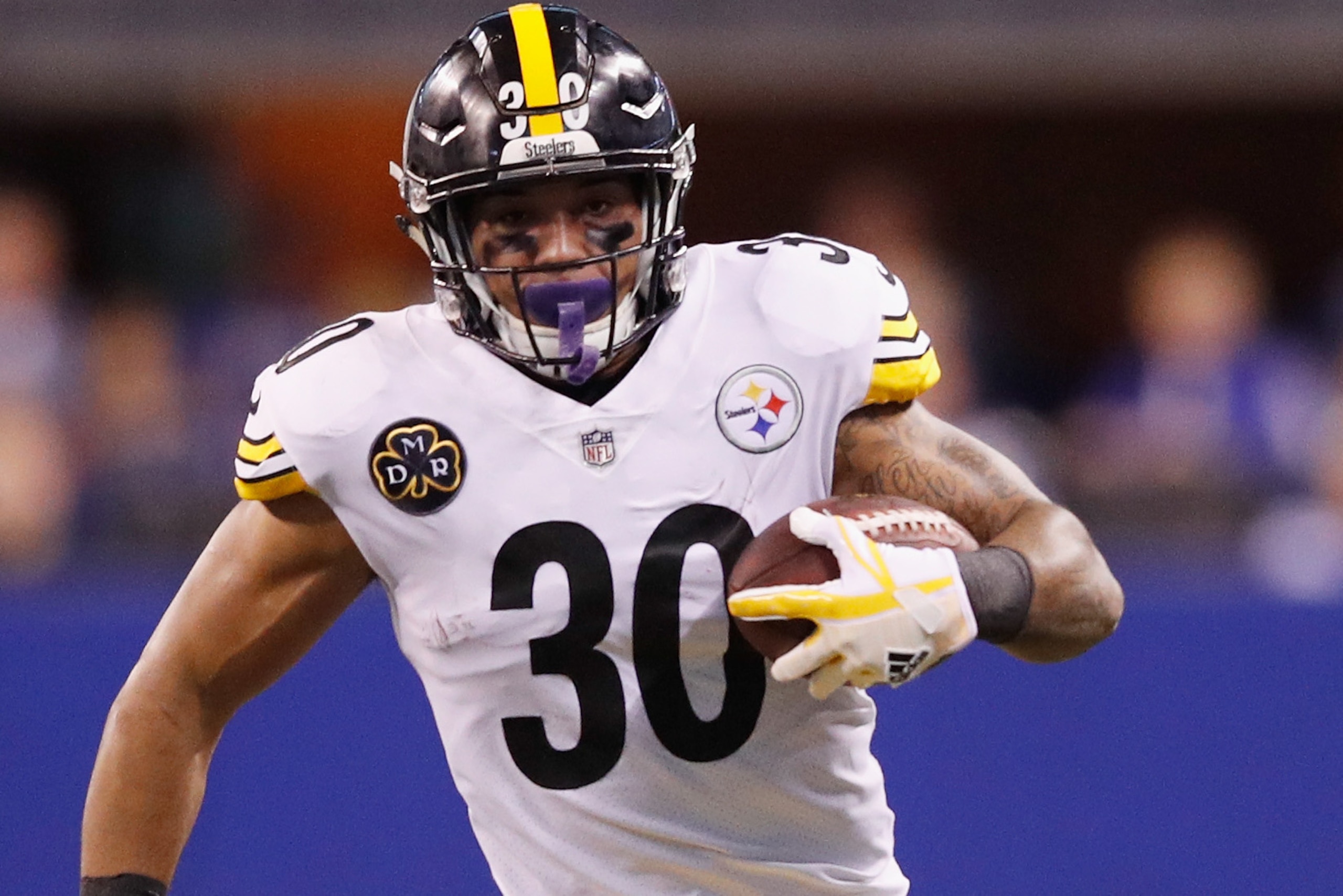 INDIANAPOLIS, IN - NOVEMBER 12:  James Connor #30 of the Pittsburgh Steelers runs with the ball against the Indianapolis Colts during the second half at Lucas Oil Stadium on November 12, 2017 in Indianapolis, Indiana.  (Photo by Joe Robbins/Getty Images)