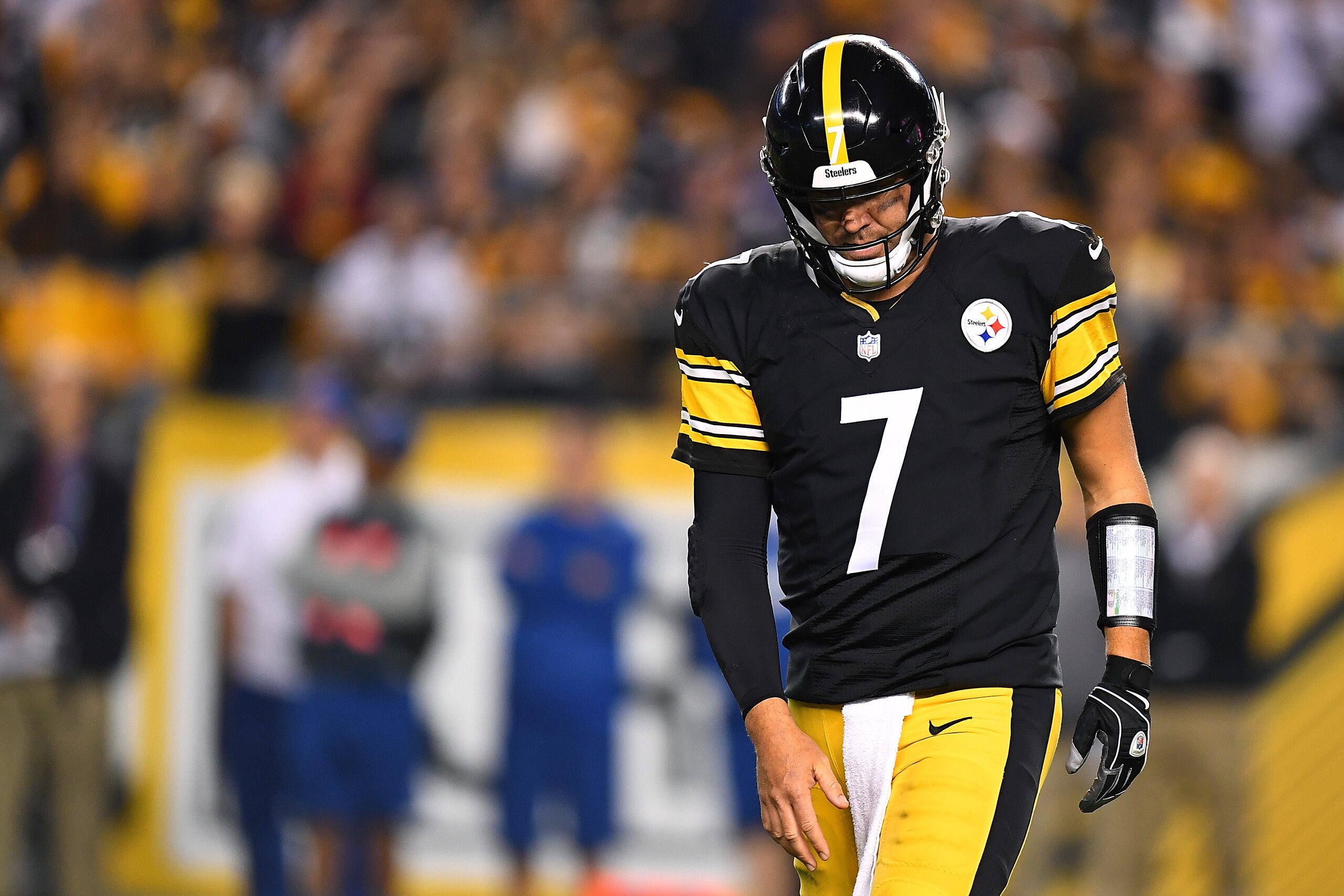 PITTSBURGH, PA - SEPTEMBER 30: Ben Roethlisberger #7 of the Pittsburgh Steelers walks off the field in the second half during the game against the Baltimore Ravens at Heinz Field on September 30, 2018 in Pittsburgh, Pennsylvania. (Photo by Joe Sargent/Get