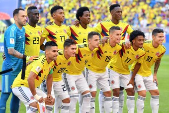 (Back L-R) Colombia's goalkeeper David Ospina, Colombia's defender Davinson Sanchez, Colombia's defender Johan Mojica, Colombia's midfielder Carlos Sanchez, Colombia's defender Yerry Mina, (L-R) Colombia's forward Falcao, Colombia's midfielder Juan Quinte