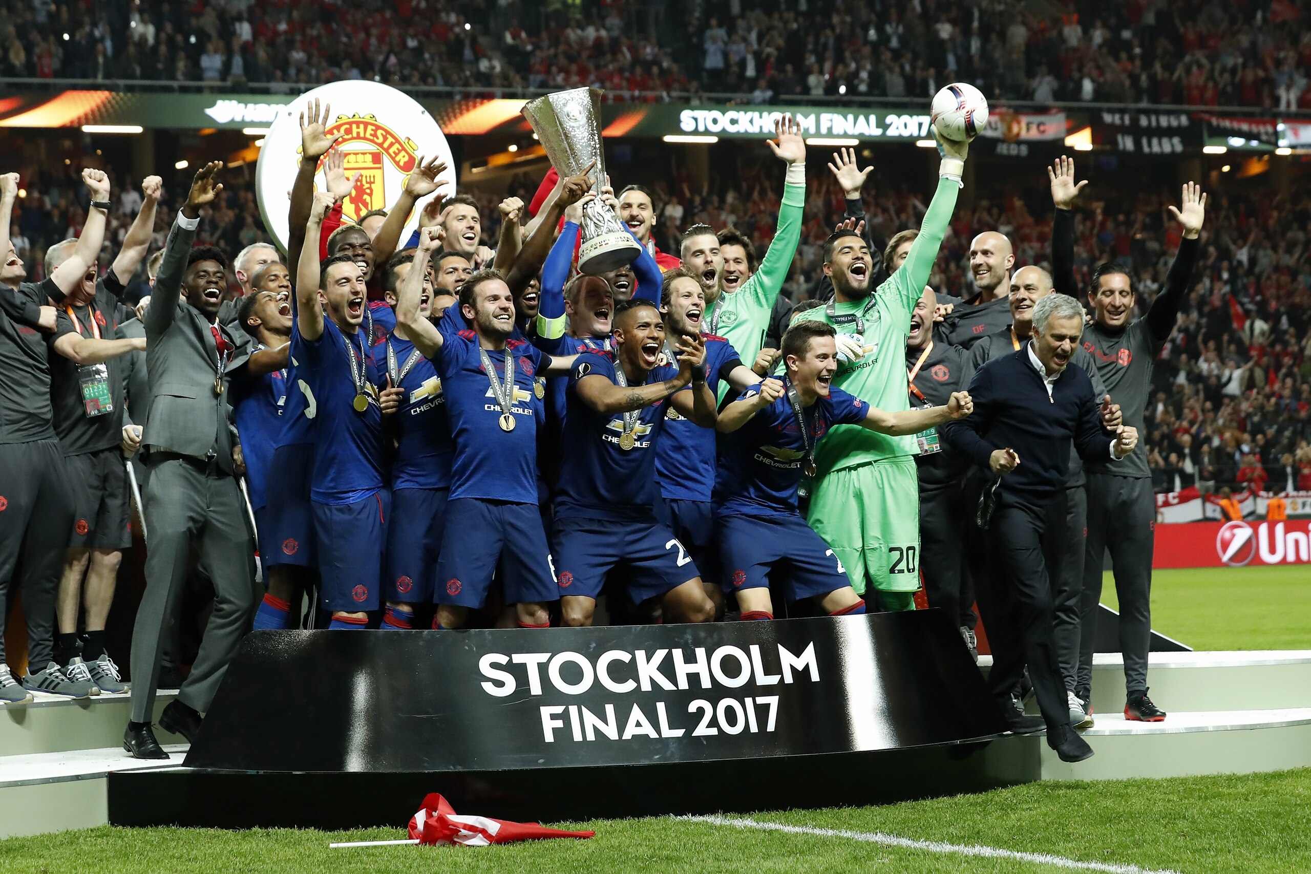 (L-R) Jesse Lingard of Manchester United, Paul Pogba of Manchester United, Chris Smalling of Manchester United, Juan Mata of Manchester United, Wayne Rooney of Manchester United, Antonio Valencia of Manchester United, Zlatan Ibrahimovic of Manchester Unit