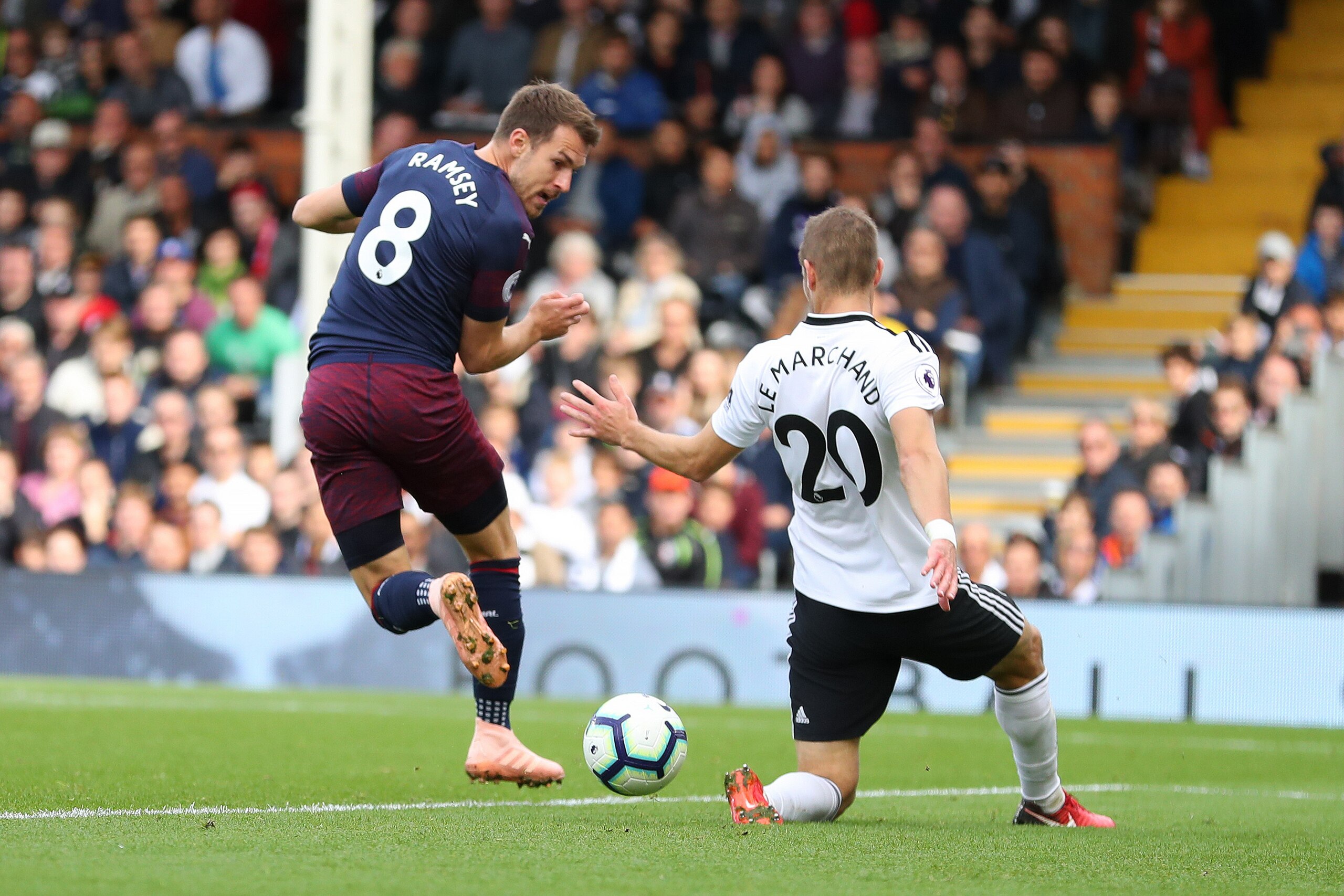 LONDON, ENGLAND - OCTOBER 07:  Aaron Ramsey of Arsenal scores his team's third goal during the Premier League match between Fulham FC and Arsenal FC at Craven Cottage on October 7, 2018 in London, United Kingdom.  (Photo by Catherine Ivill/Getty Images)