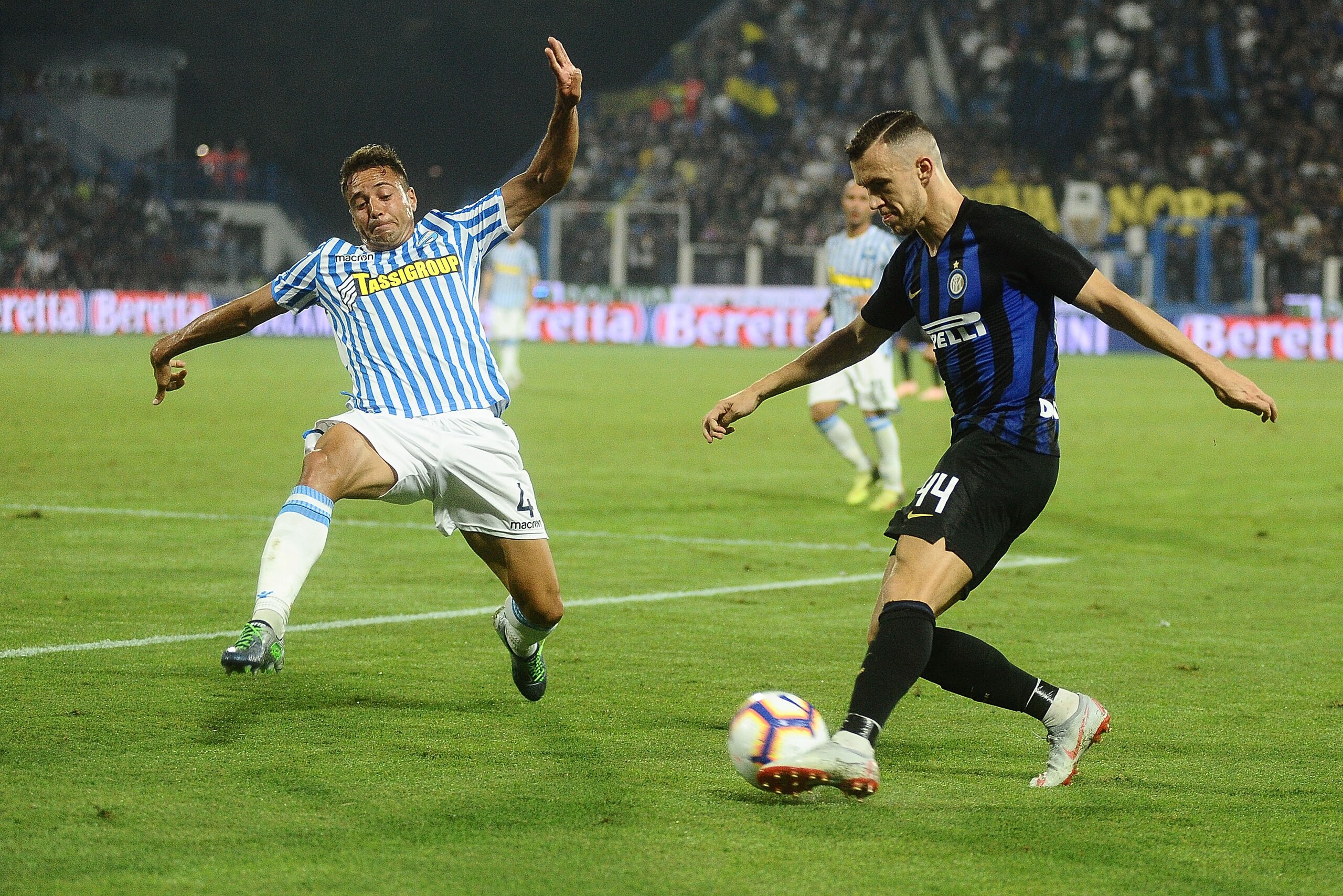 FERRARA, ITALY - OCTOBER 07:  Ivan Perisic of FC Internazionale in action during the Serie A match between SPAL and FC Internazionale at Stadio Paolo Mazza on October 7, 2018 in Ferrara, Italy.  (Photo by Mario Carlini / Iguana Press/Getty Images)