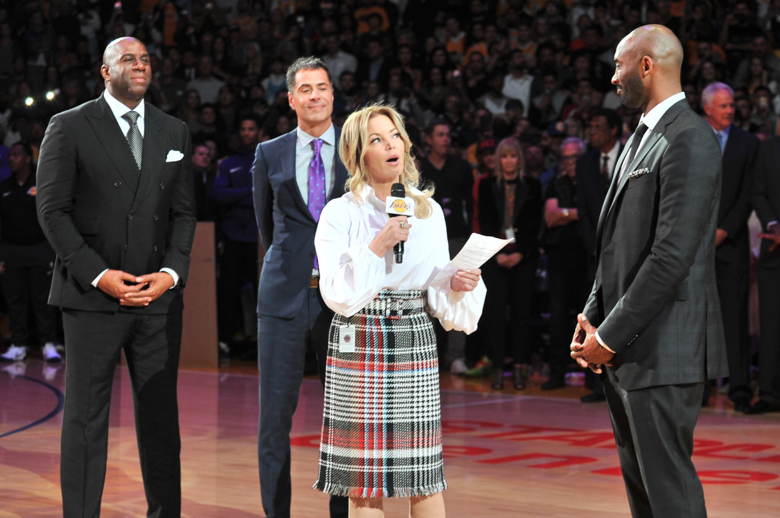LOS ANGELES, CA - DECEMBER 18:  Lakers owner Jeanie Buss speaks at Kobe Bryant's jersey retirement ceremony during halftime of a basketball game between the Los Angeles Lakers and the Golden State Warriors at Staples Center on December 18, 2017 in Los Ang