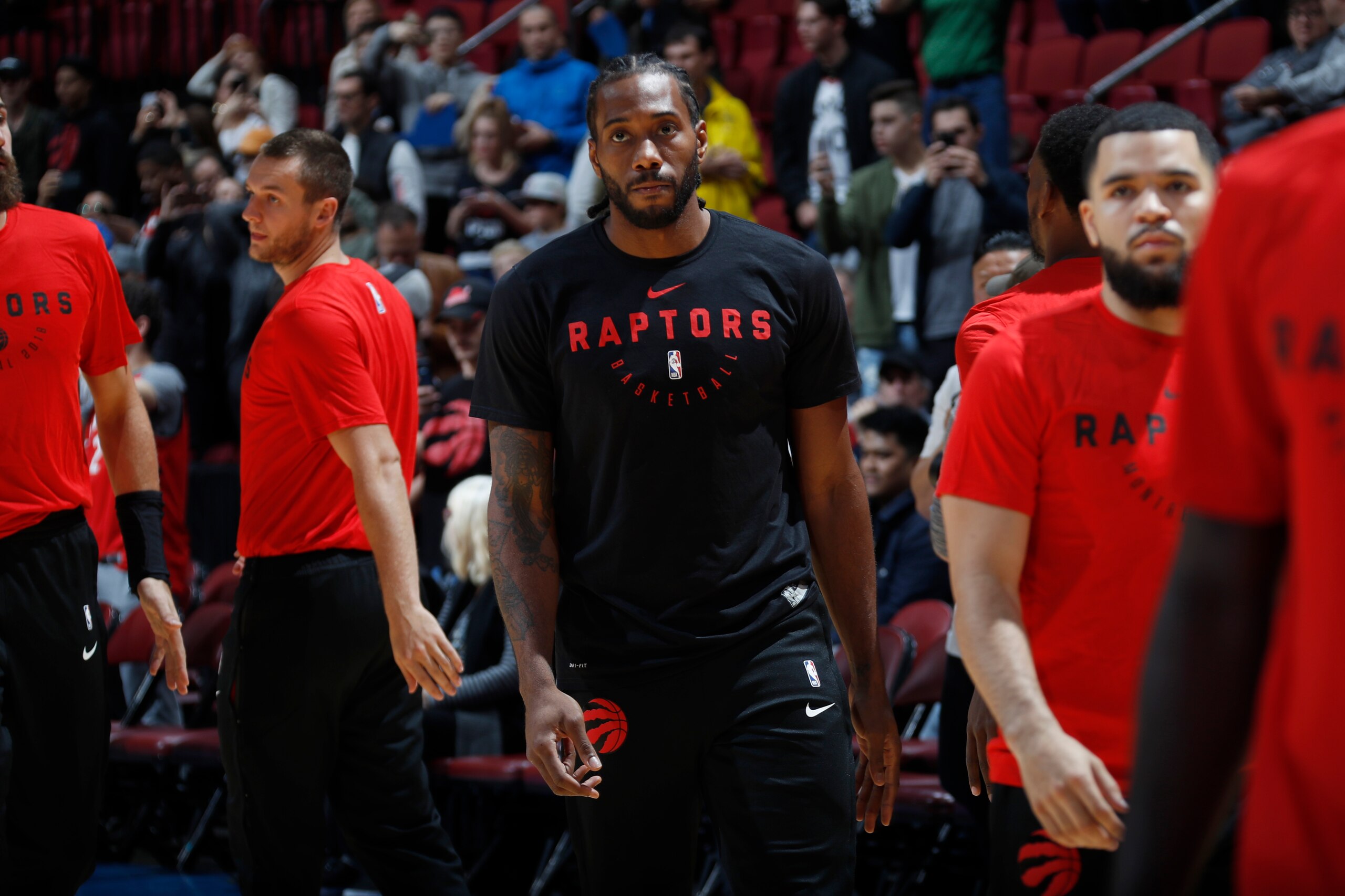 MONTREAL, CAN - OCTOBER 10: Kawhi Leonard #2 of the Toronto Raptors warms up prior to a pre-season game against the Brooklyn Nets on October 10, 2018 at Bell Centre, in Montreal, Canada.  NOTE TO USER: User expressly acknowledges and agrees that, by downl