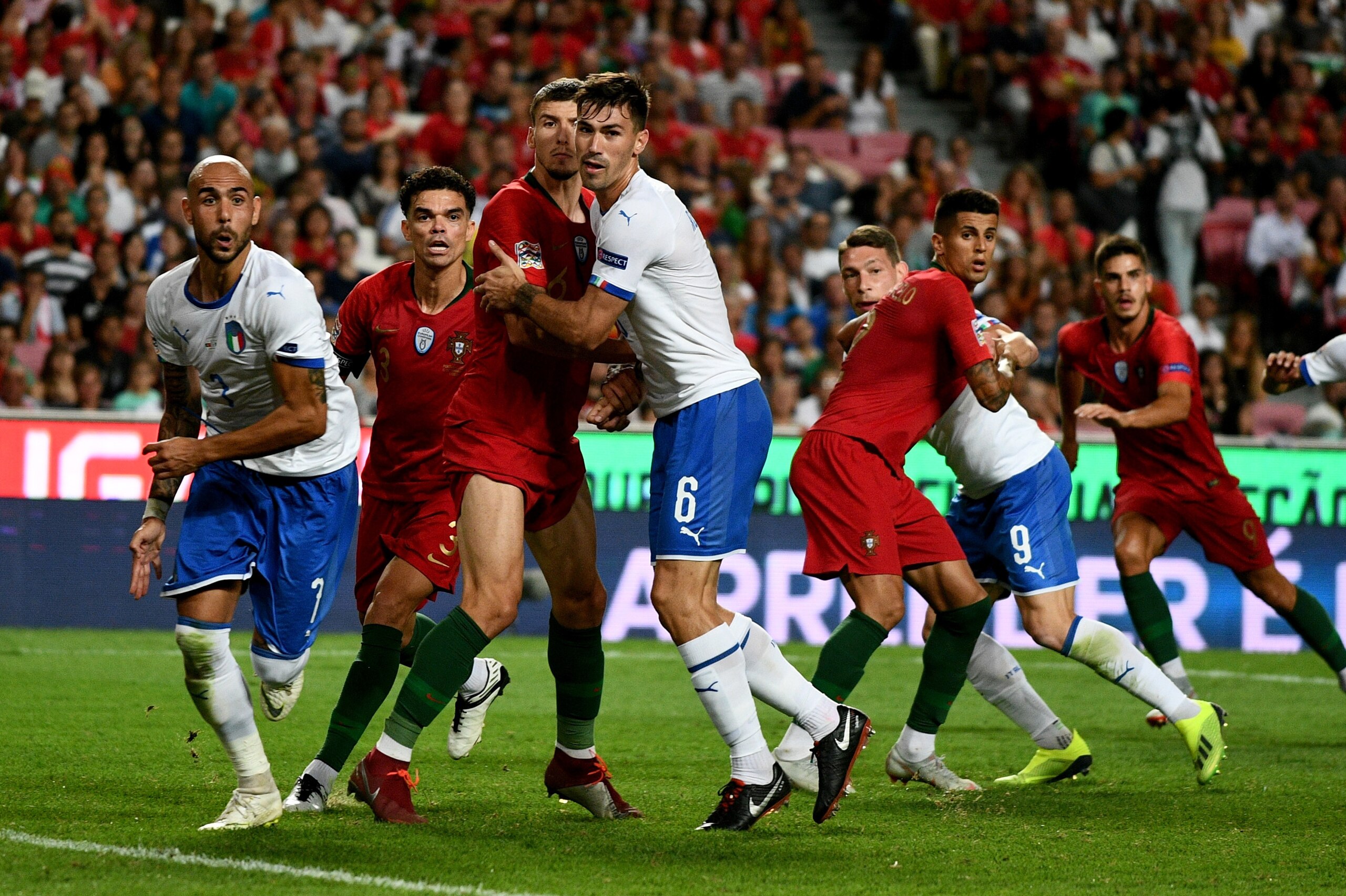 LISBON, PORTUGAL - SEPTEMBER 10:  Alessio Romagnoli of Italy #6 in action during the UEFA Nations League A group three match between Portugal and Italy at  on September 10, 2018 in Lisbon, Portugal.  (Photo by Claudio Villa/Getty Images)