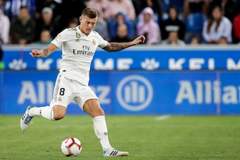 VITORIA GASTEIZ, SPAIN - OCTOBER 6: Toni Kroos of Real Madrid during the La Liga Santander  match between Deportivo Alaves v Real Madrid at the Estadio de Mendizorroza on October 6, 2018 in Vitoria Gasteiz Spain (Photo by David S. Bustamante/Soccrates/Get