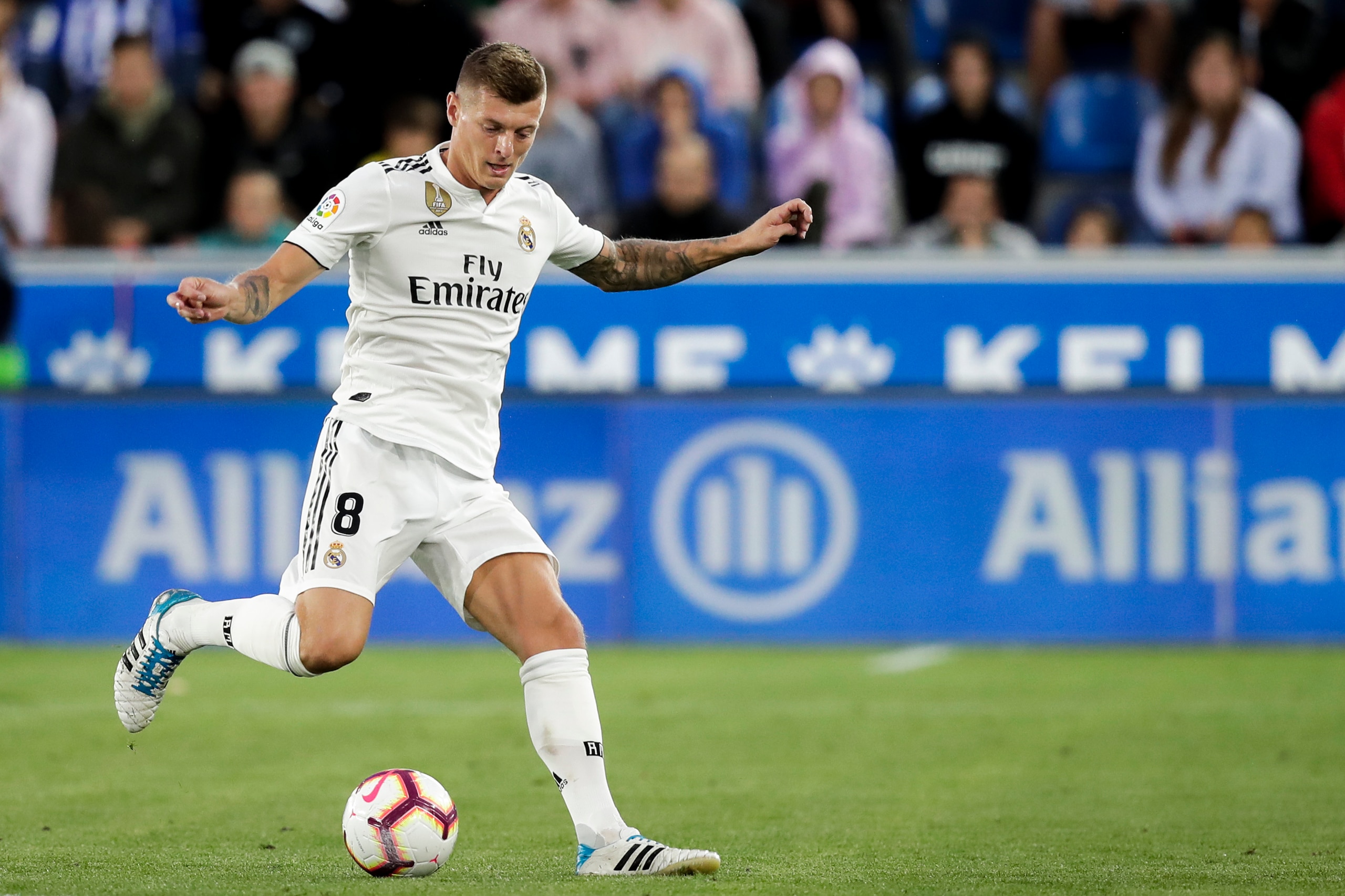 VITORIA GASTEIZ, SPAIN - OCTOBER 6: Toni Kroos of Real Madrid during the La Liga Santander  match between Deportivo Alaves v Real Madrid at the Estadio de Mendizorroza on October 6, 2018 in Vitoria Gasteiz Spain (Photo by David S. Bustamante/Soccrates/Get