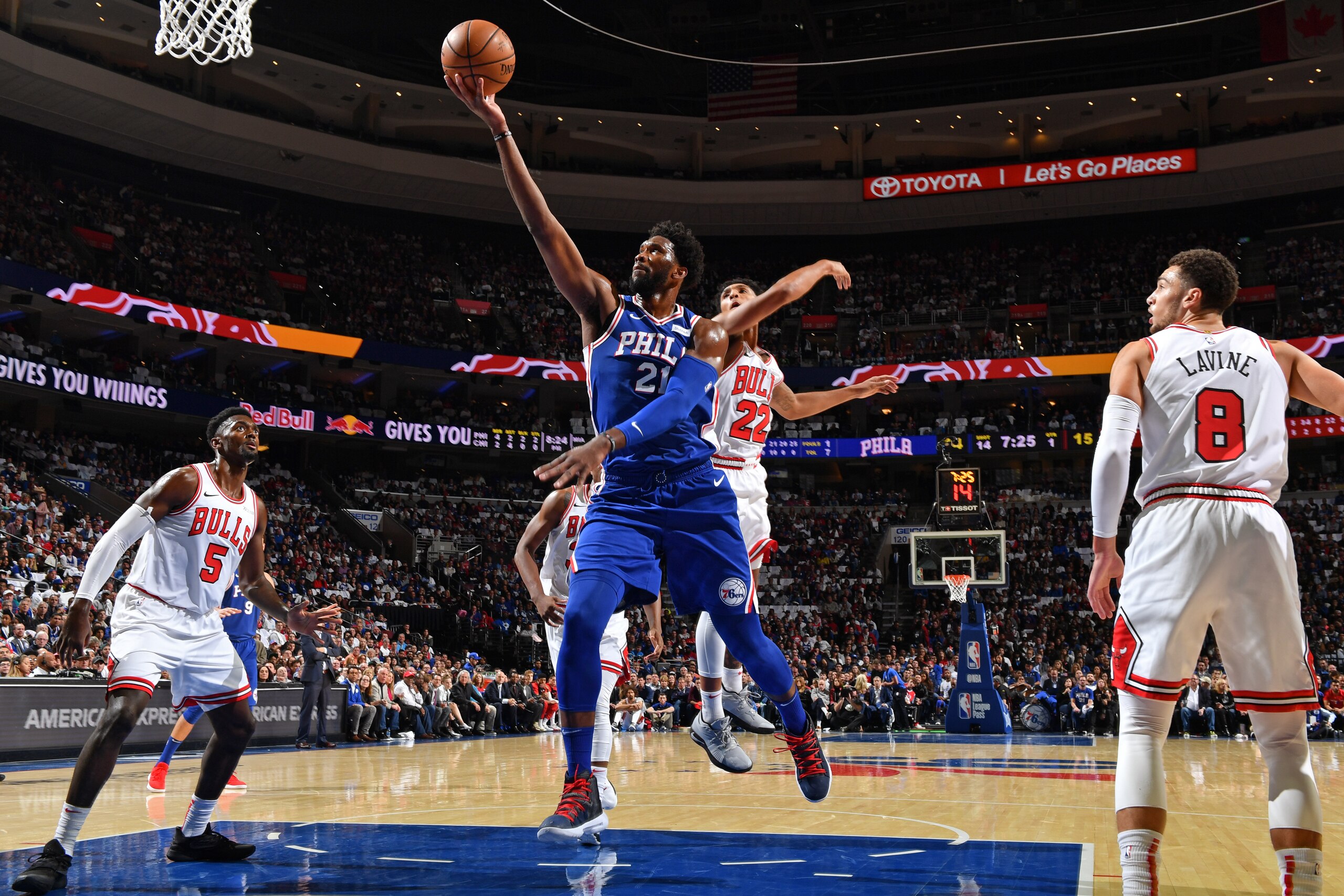 PHILADELPHIA, PA - OCTOBER 18: Joel Embiid #21 of the Philadelphia 76ers drives to the basket against the Chicago Bulls on October 18, 2018 at the Wells Fargo Center in Philadelphia, Pennsylvania NOTE TO USER: User expressly acknowledges and agrees that, 