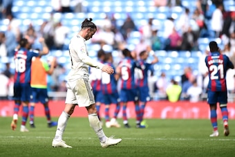 MADRID, SPAIN - OCTOBER 20:  Gareth Bale of Real Madrid looks dejected after the match during the La Liga match between Real Madrid CF and Levante UD at Estadio Santiago Bernabeu on October 20, 2018 in Madrid, Spain. (Photo by Denis Doyle/Getty Images)