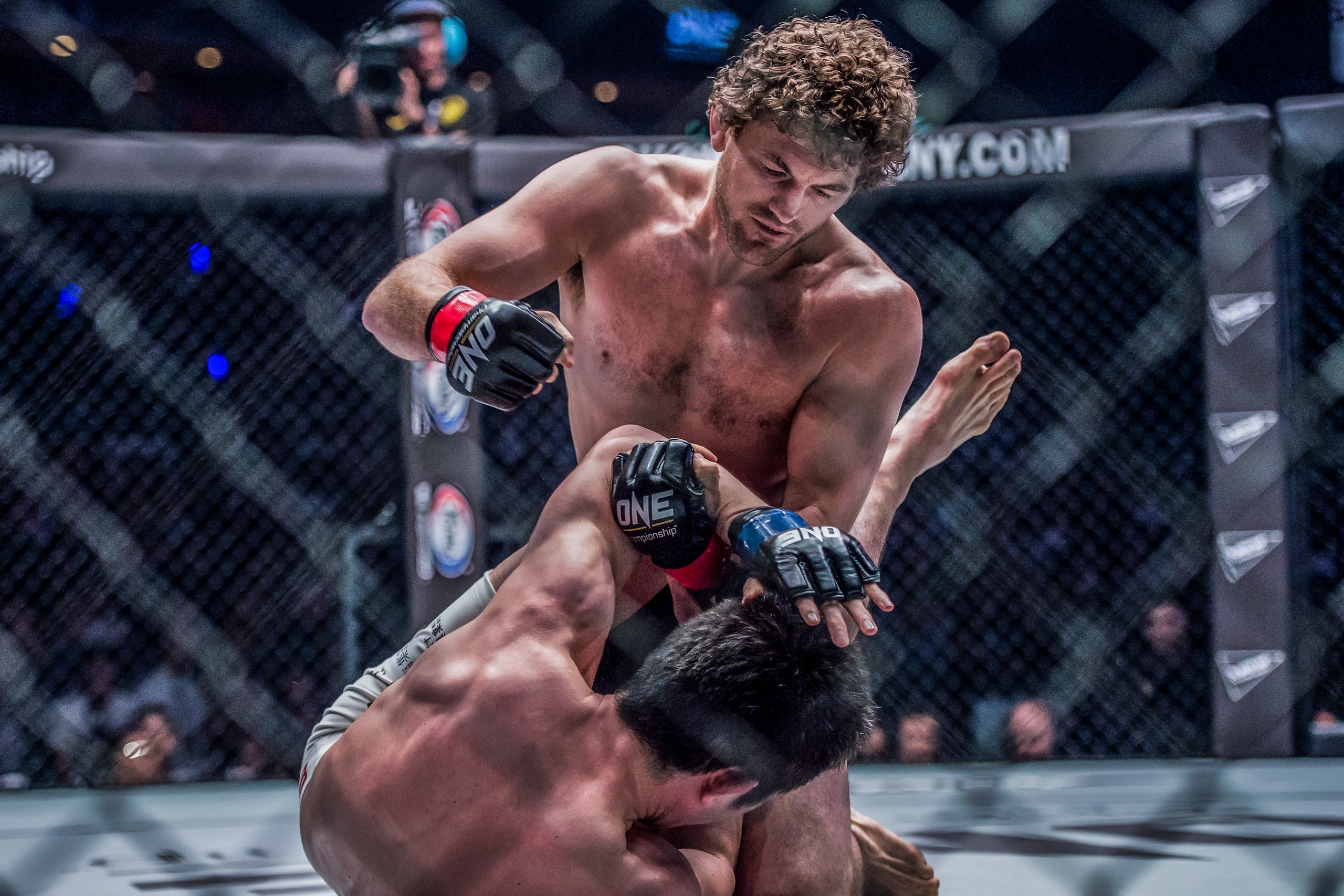 SINGAPORE, SINGAPORE - NOVEMBER 24: Ben Askren scored a dominant TKO victory of Shinya Aoki at ONE Championship: Immortal Pursuit at the Singapore Indoor Stadium on November 24, 2017 in Singapore, Singapore. (Photo by David Ash/ONE Championship/Getty Imag SINGAPORE, SINGAPORE - NOVEMBER 24: Ben Askren scored a dominant TKO victory of Shinya Aoki at ONE Championship: Immortal Pursuit at the Singapore Indoor Stadium on November 24, 2017 in Singapore, Singapore. (Photo by David Ash/ONE Championship/Getty Imag