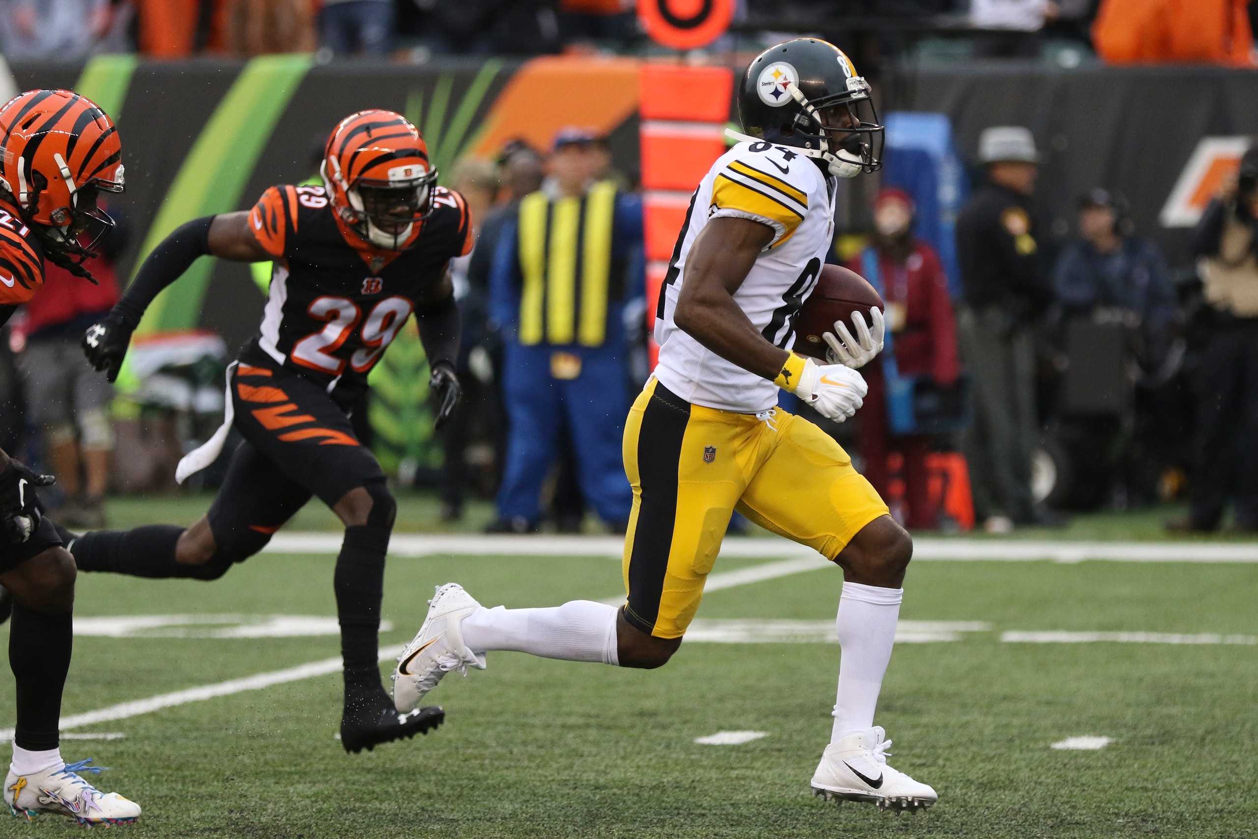 Antonio Brown is capable of dominating in any game.