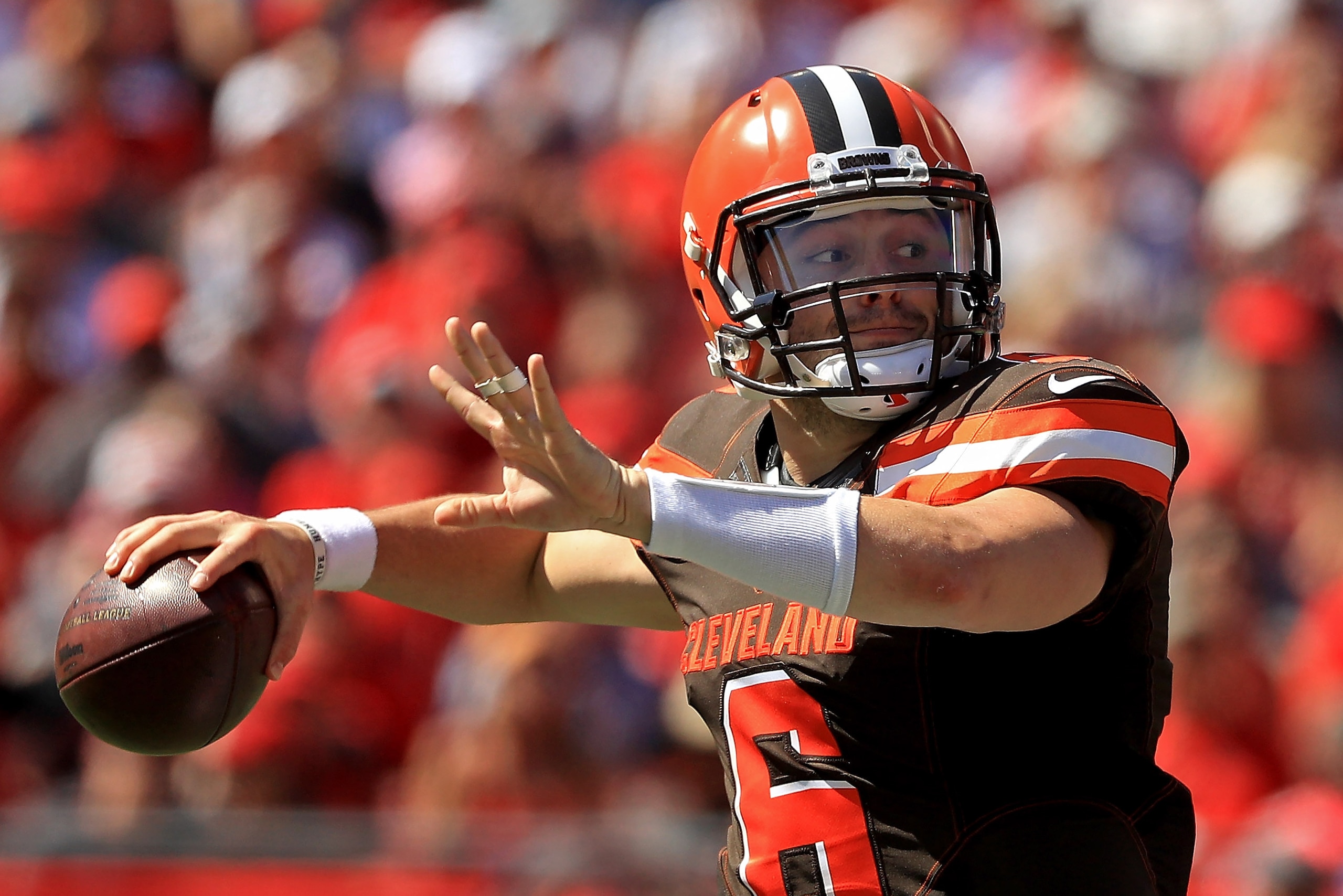 TAMPA, FL - OCTOBER 21:  Baker Mayfield #6 of the Cleveland Browns passes during a game against the Tampa Bay Buccaneers at Raymond James Stadium on October 21, 2018 in Tampa, Florida.  (Photo by Mike Ehrmann/Getty Images)