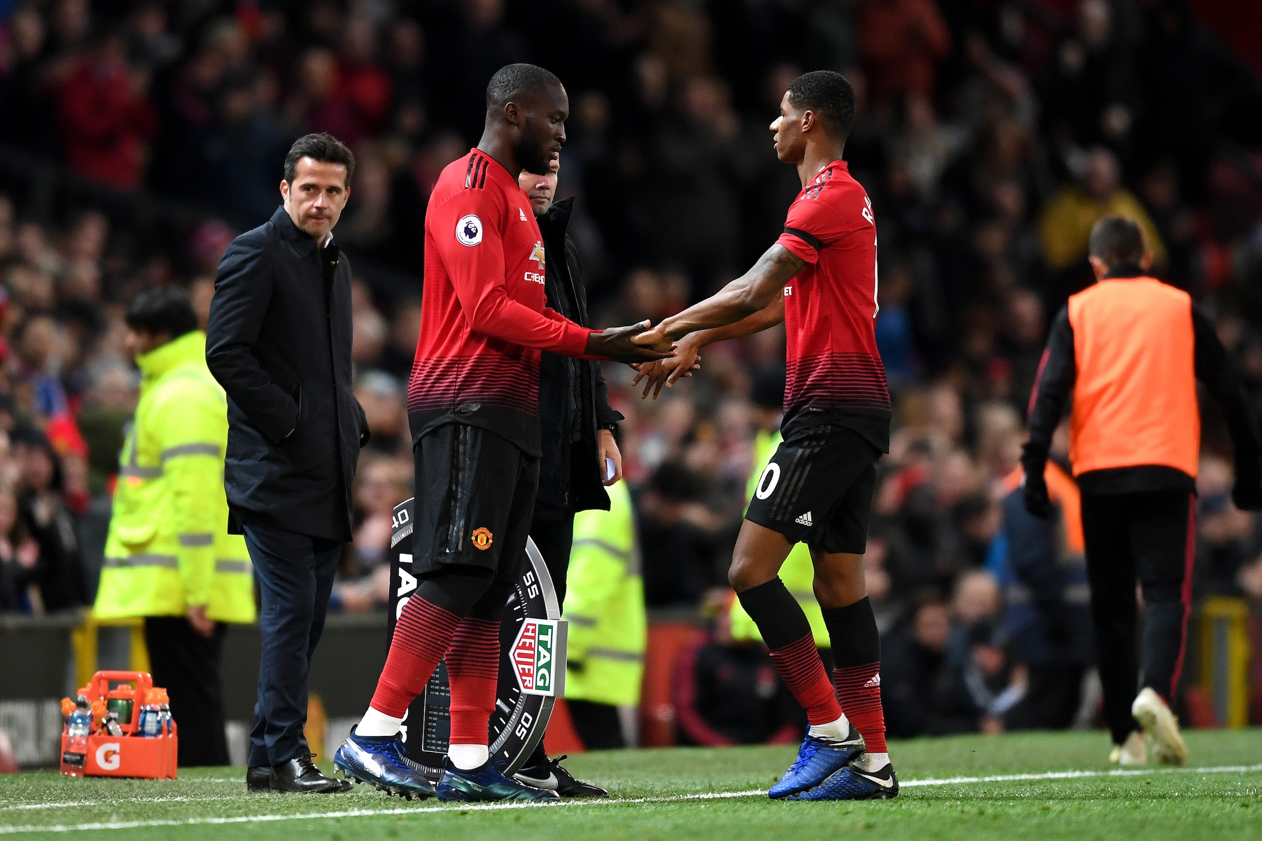 MANCHESTER, ENGLAND - OCTOBER 28:  Marcus Rashford of Manchester United is substituted for Romelu Lukaku during the Premier League match between Manchester United and Everton FC at Old Trafford on October 28, 2018 in Manchester, United Kingdom.  (Photo by