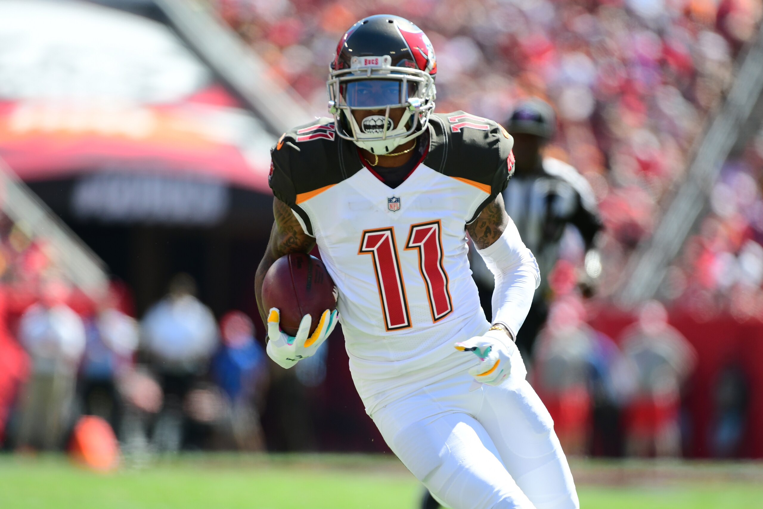 TAMPA, FL - OCTOBER 21: DeSean Jackson #11 of the Tampa Bay Buccaneers makes a catch during the second quarter against the Cleveland Browns on October 21, 2018 at Raymond James Stadium in Tampa, Florida.(Photo by Julio Aguilar/Getty Images)