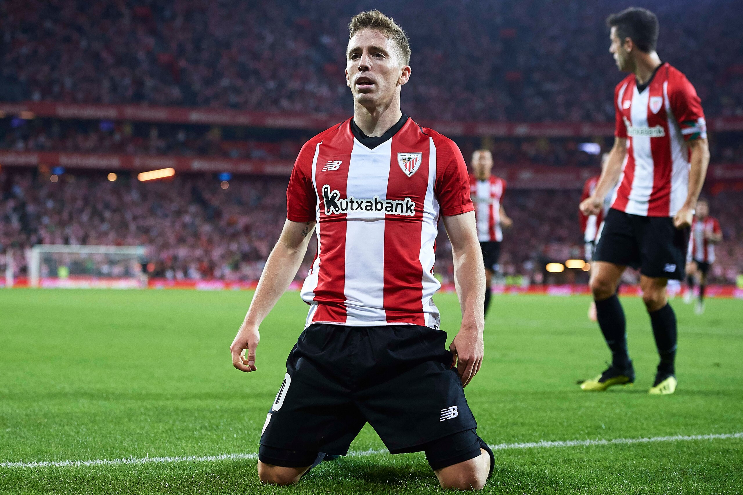 BILBAO, SPAIN - OCTOBER 05:  Iker Muniain of Athletic Club celebrates after scoring during the La Liga match between Athletic Club and Real Sociedad at San Mames Stadium on October 5, 2018 in Bilbao, Spain.  (Photo by Juan Manuel Serrano Arce/Getty Images